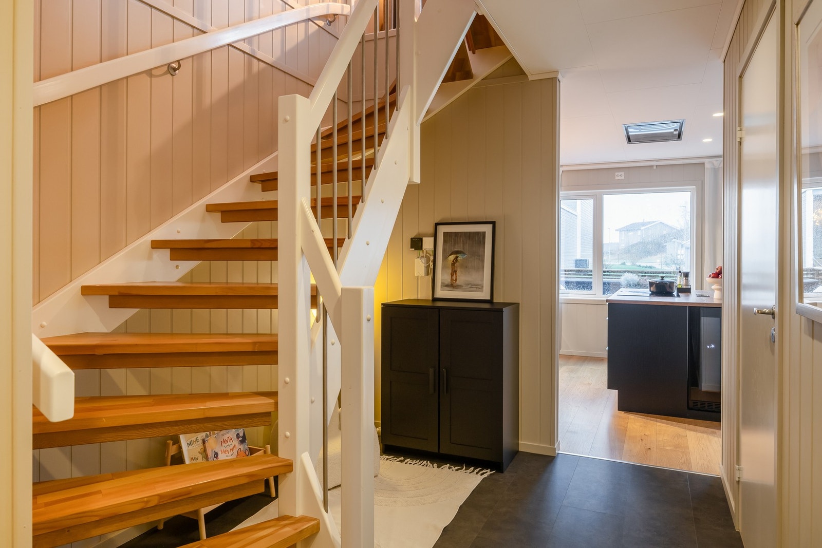 Trapperom skiller 1. og 2. etasje. Galleribilde
