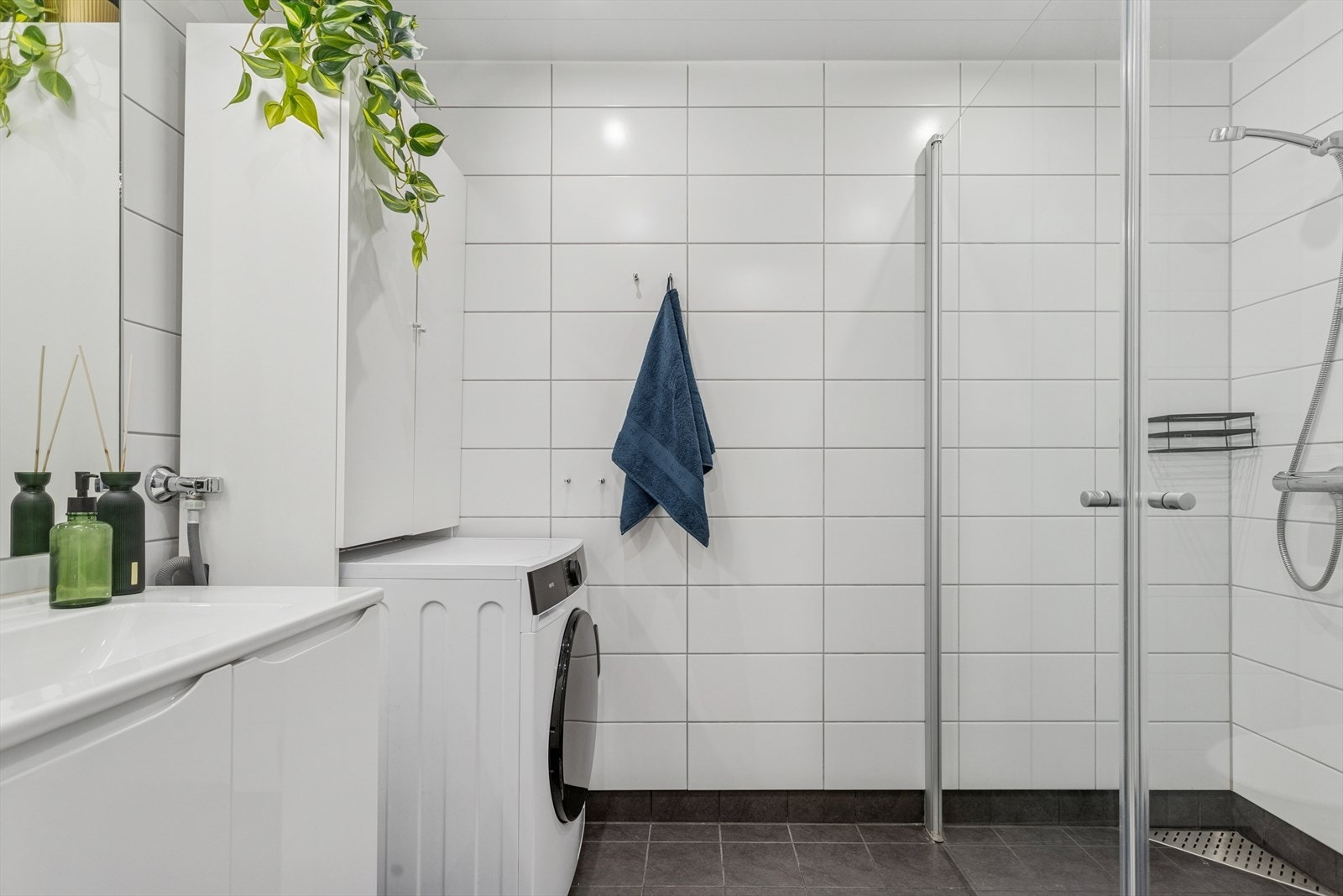 Pent flislagt baderom på 4m². Galleribilde