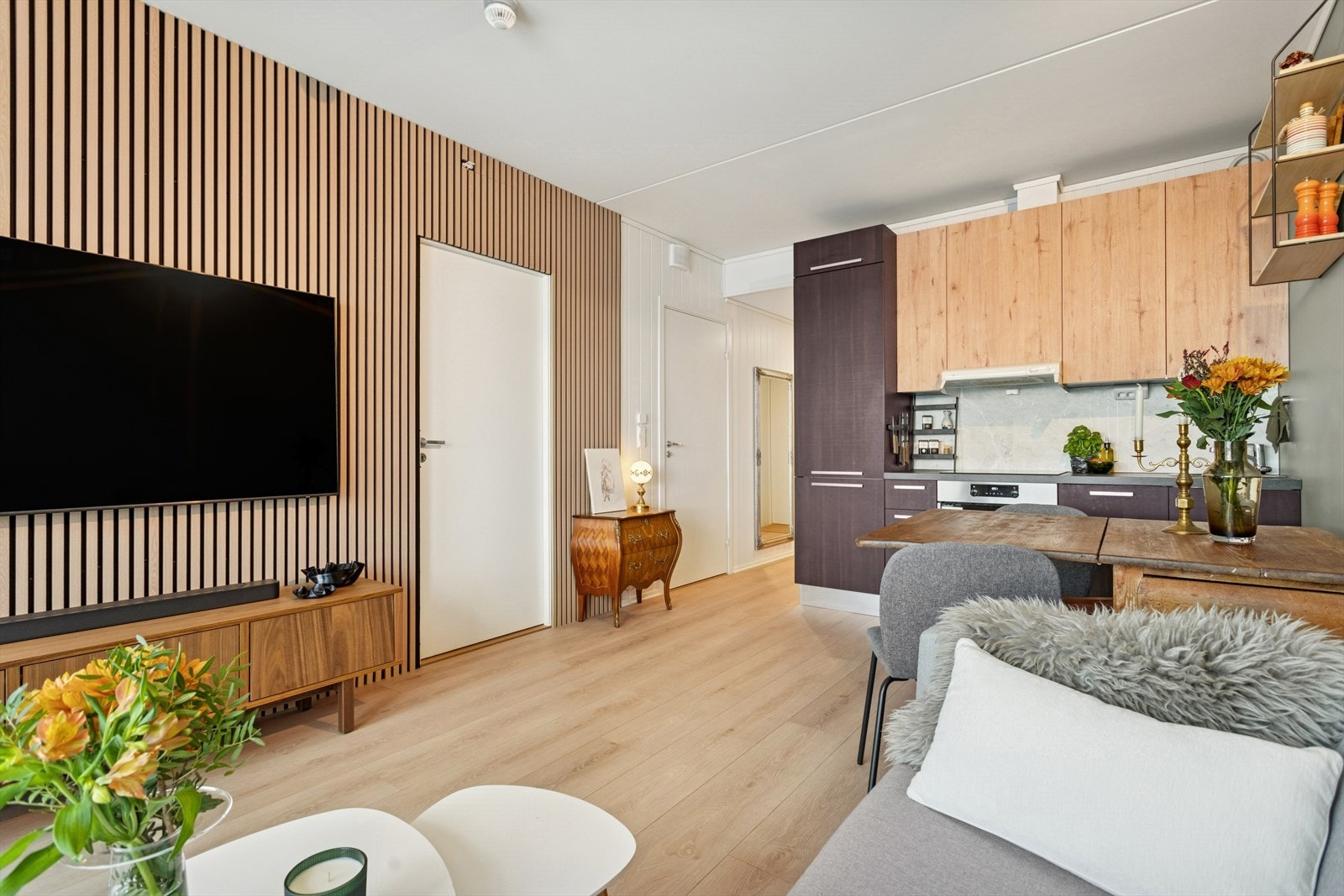 Leiligheten byr på hverdagslig komfort med fjernvarme og balansert ventilasjon. Galleribilde