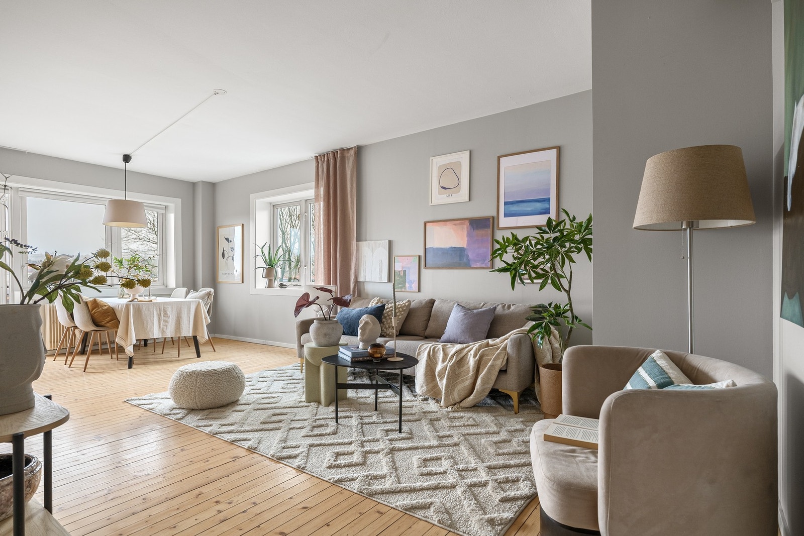 Lys og innbydende 2(3)-roms endeleilighet med sjarmerende detaljer på idylliske Kampen! Foto: Luma Foto AS (Einar Horsberg) Galleribilde