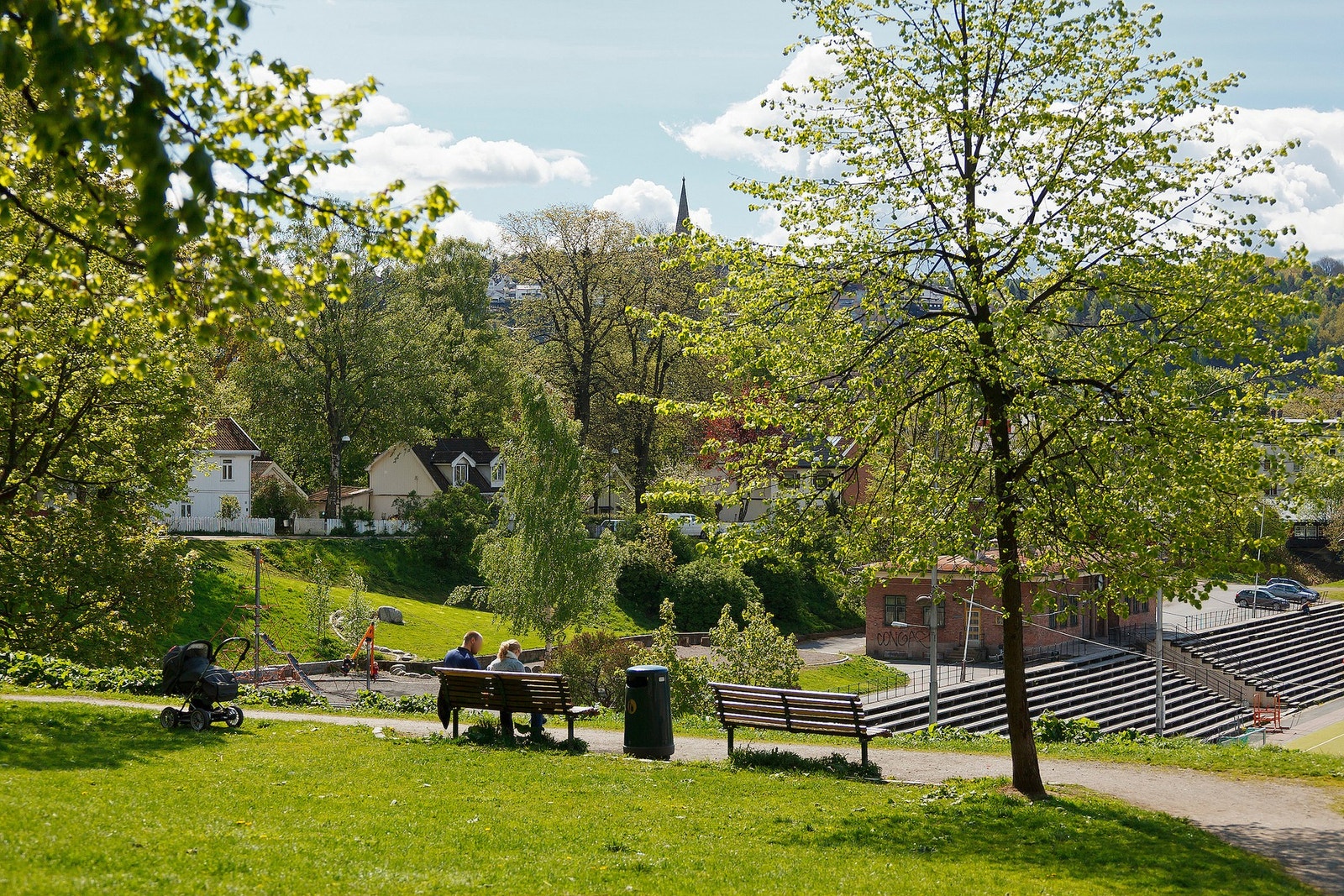 Ta en spasertur ned til Jordalparken og nyt sola på varme sommerdager! Galleribilde