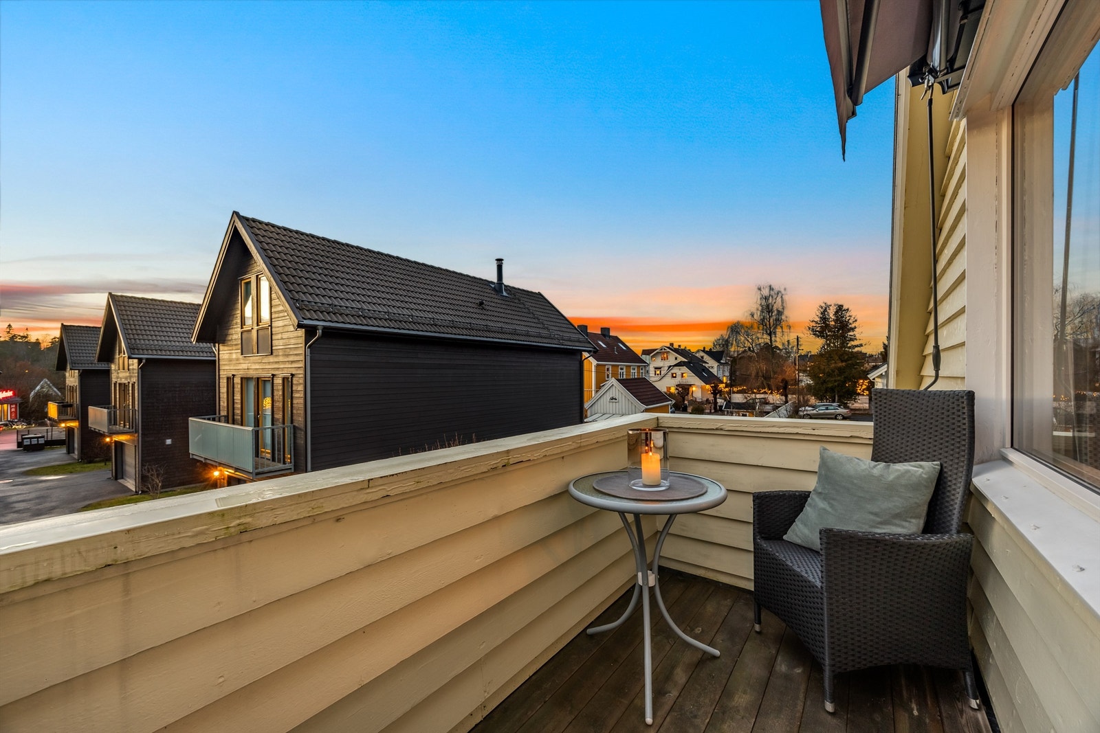 Utgang til vestvendt balkong på ca. 4 kvm. Galleribilde