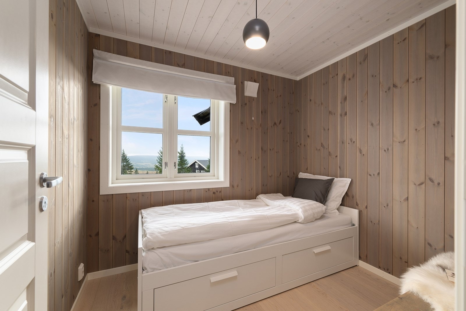 Soverom 3 med plass til seng som kan trekkes ut. Galleribilde