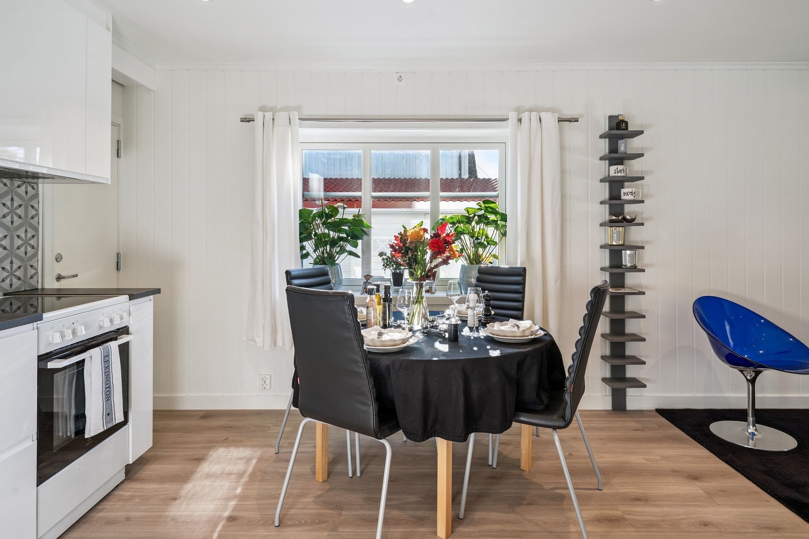 Spisestua første etasjen Galleribilde