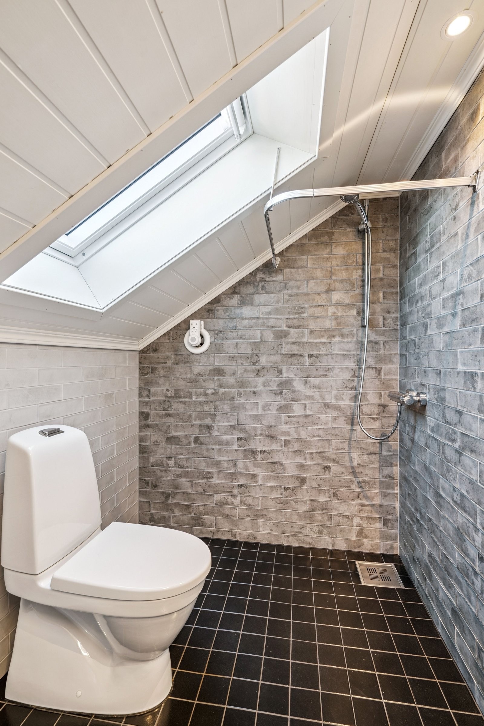 Dusjen andre etasjen Galleribilde