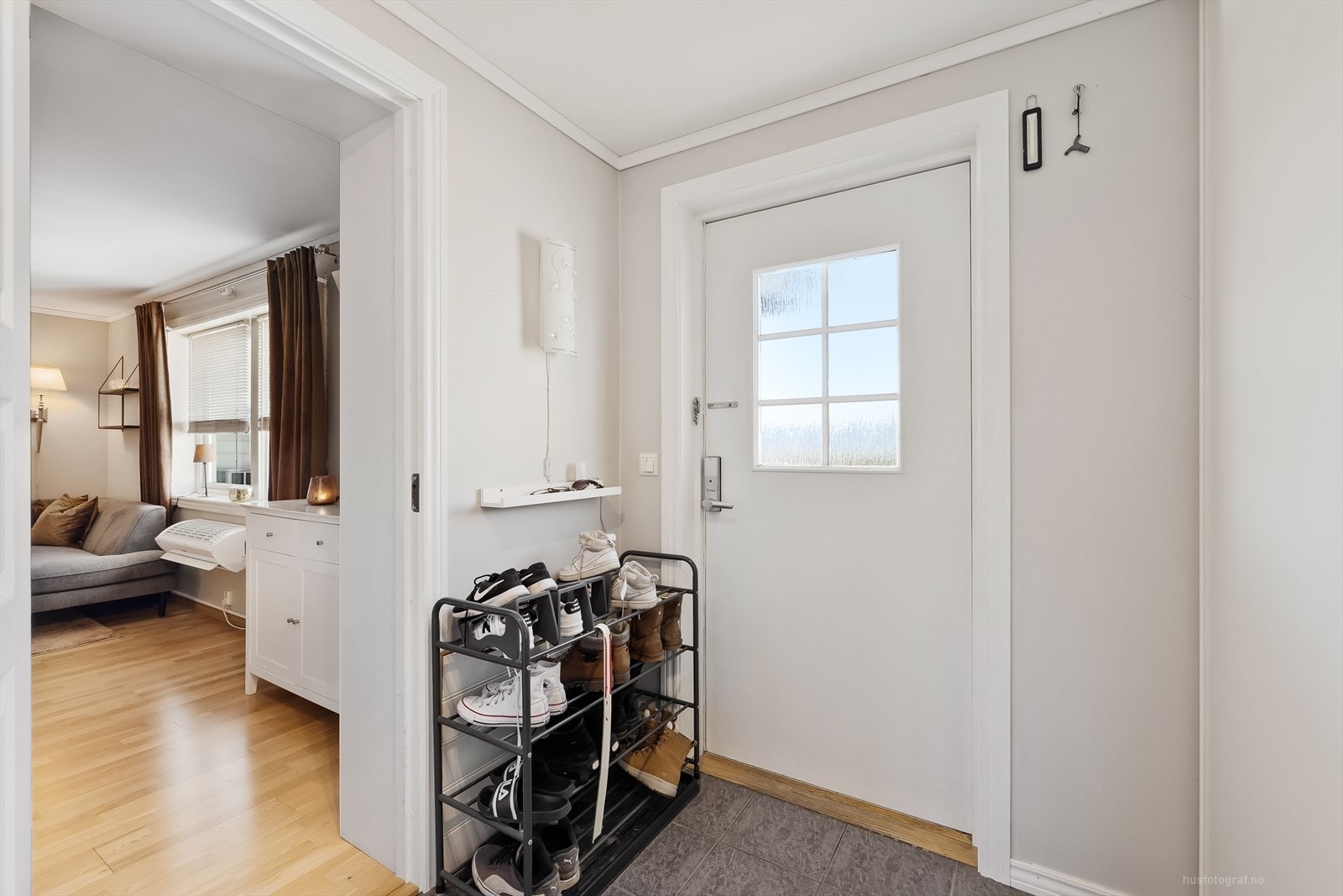 I gangen er det plass til oppbevaring av sko. Galleribilde