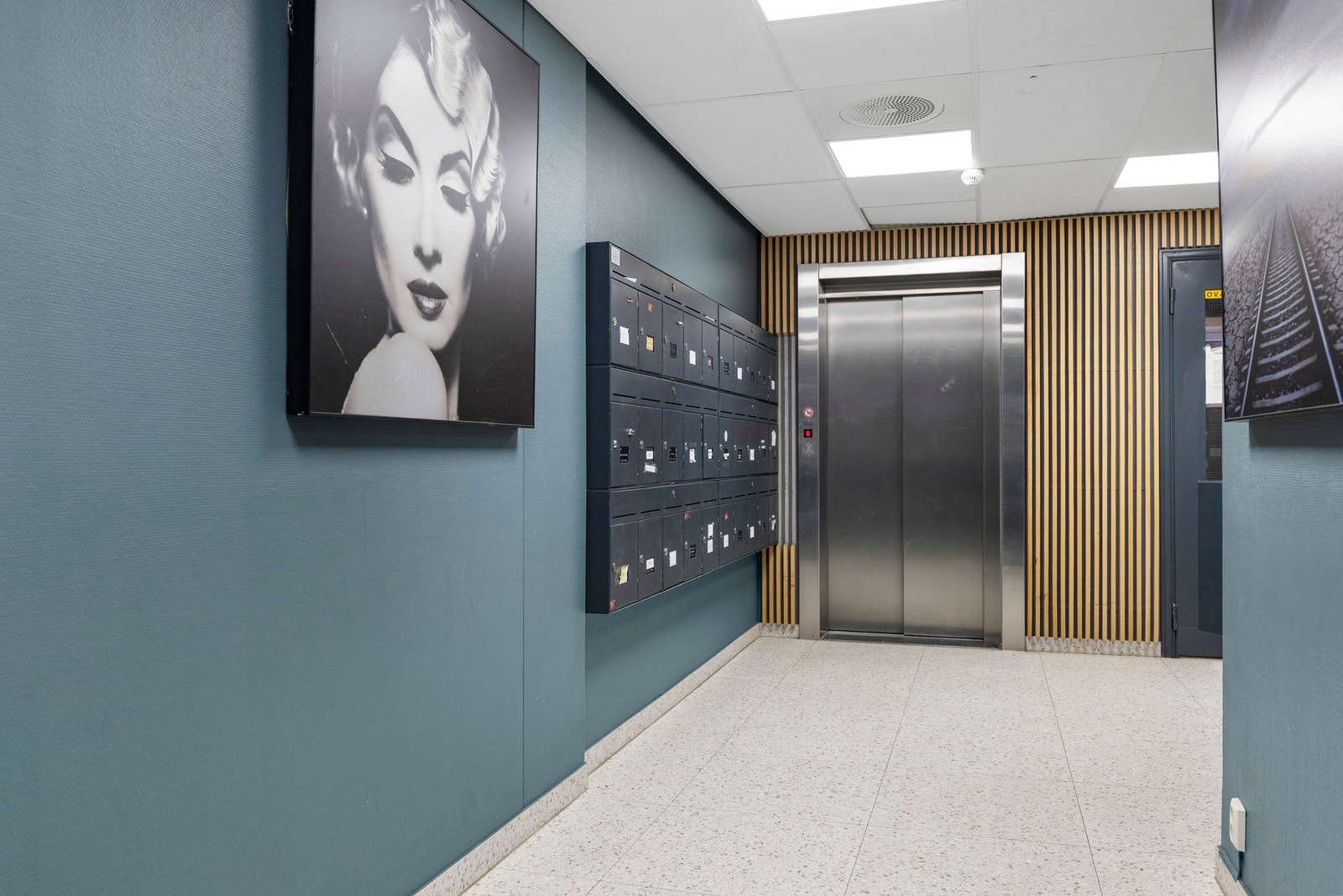 Boligen ligger i 5. etasje, med heis. Galleribilde