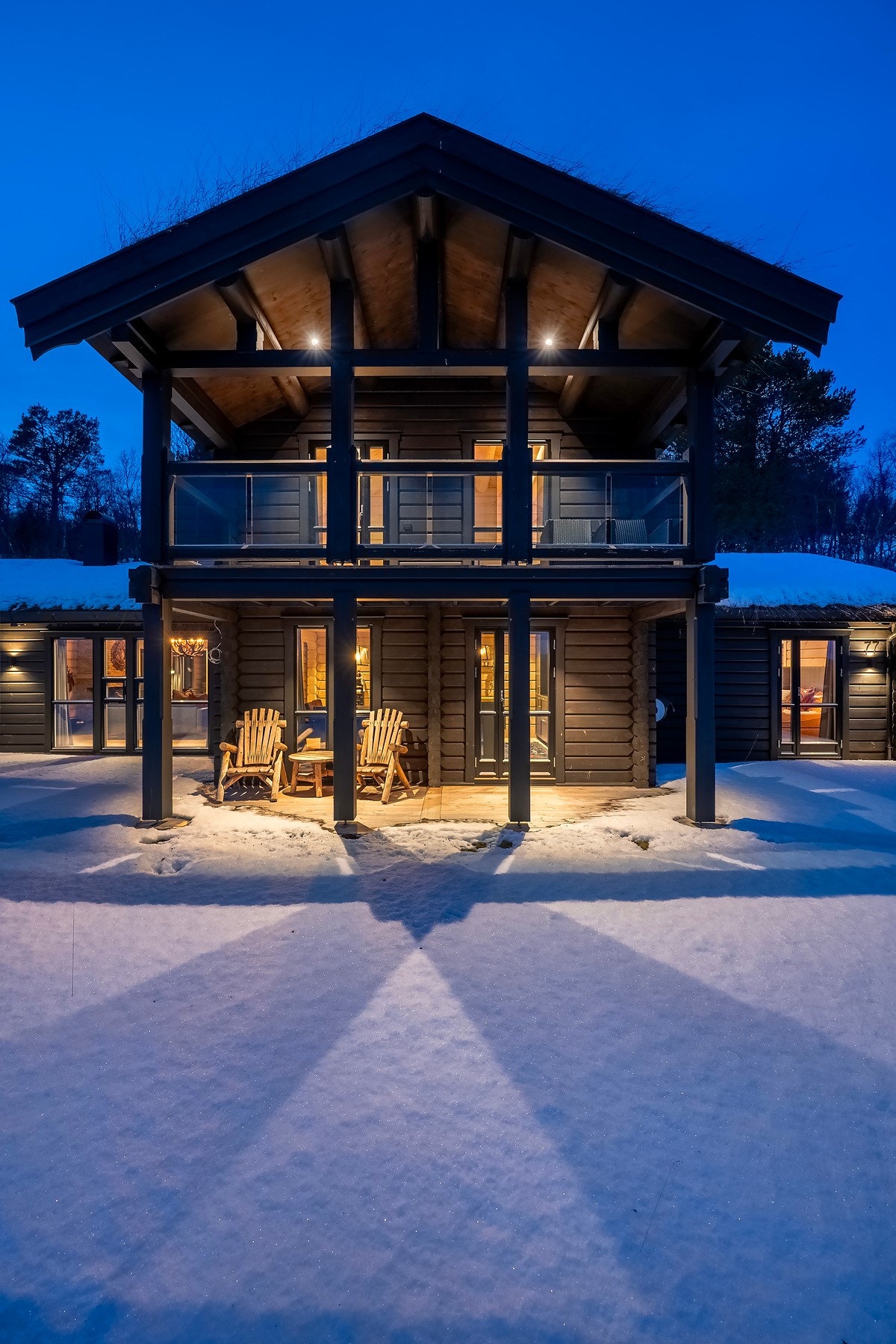 Ved hytte oppført av laftet tømmer får du lekre detaljer som hører hjemme på fjellet. Galleribilde