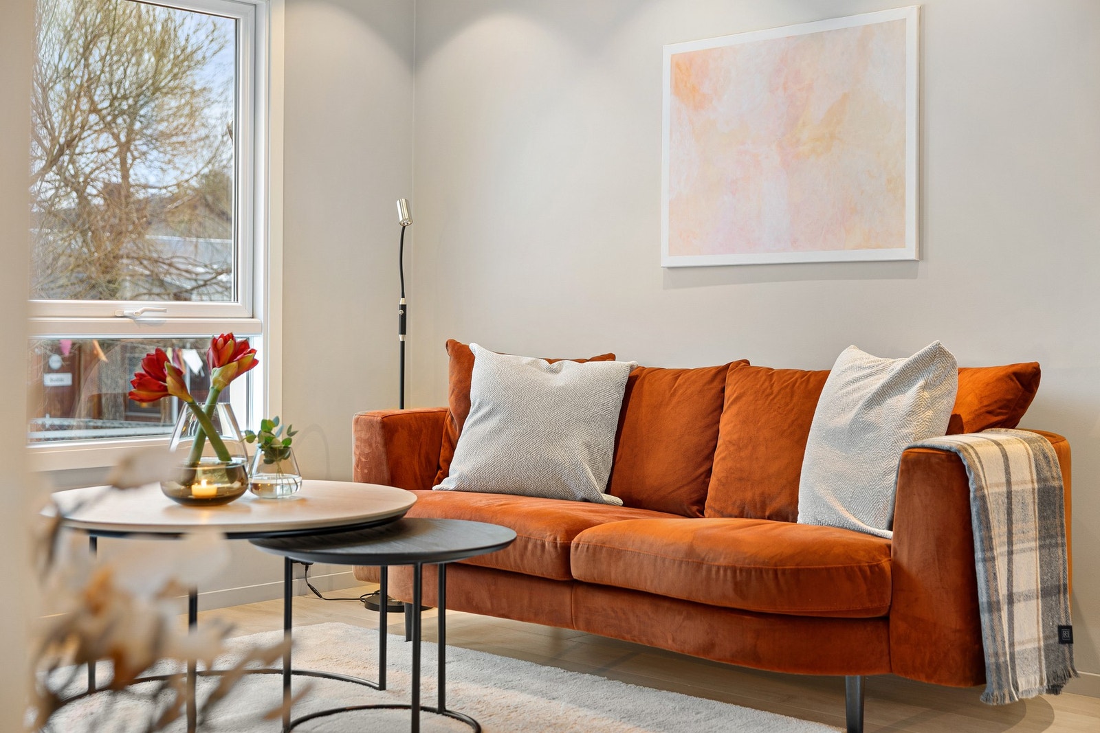 Hele leiligheten har et meget gjennomført uttrykk med smakfulle farge- og materialvalg. Galleribilde