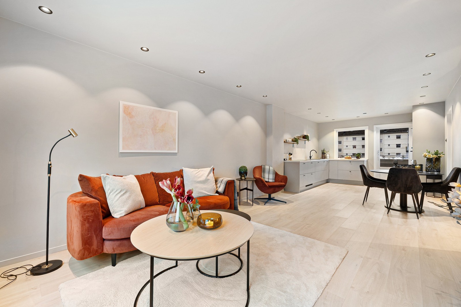 En lys og moderne 4-roms leilighet med sentral beliggenhet på Munkvoll/Hallset. Galleribilde