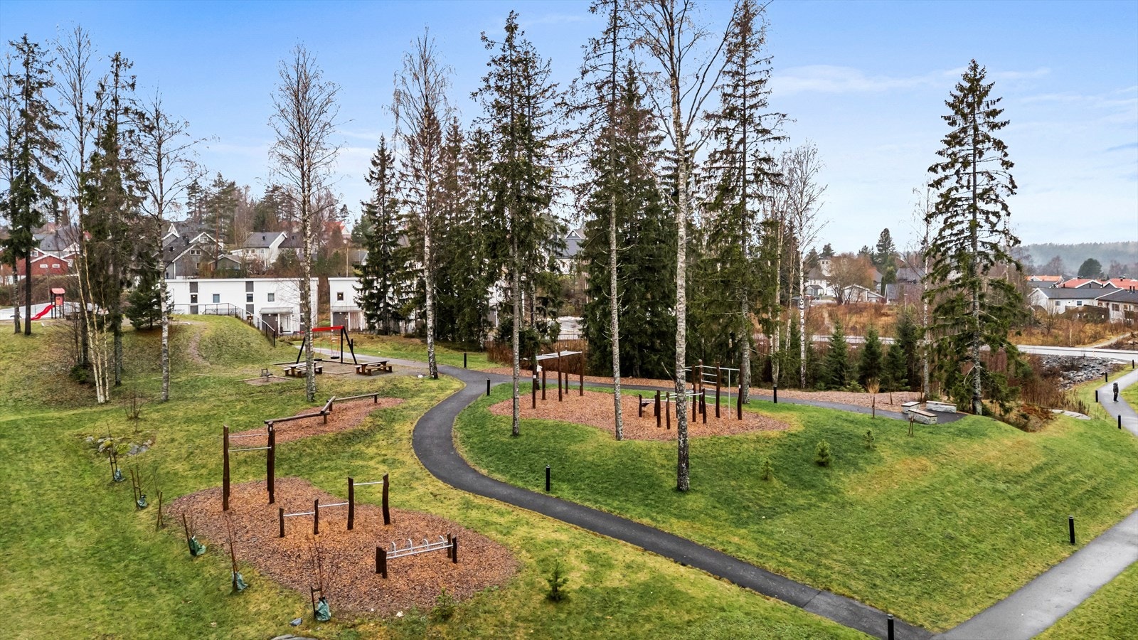Her finnes også utendørs treningsapparater for beboerne. Galleribilde