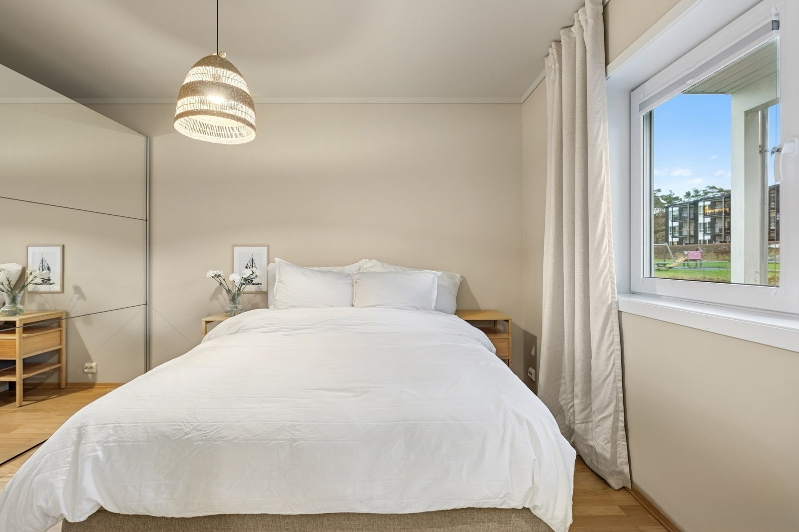 Her er det god plass til dobbeltseng. Galleribilde