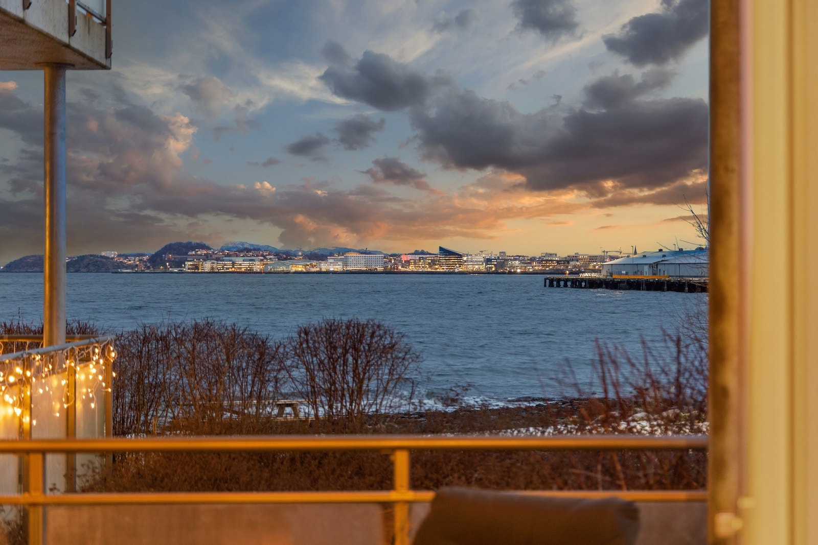 Fra leiligheten har man fin utsikt mot Trondheimsfjorden. Galleribilde