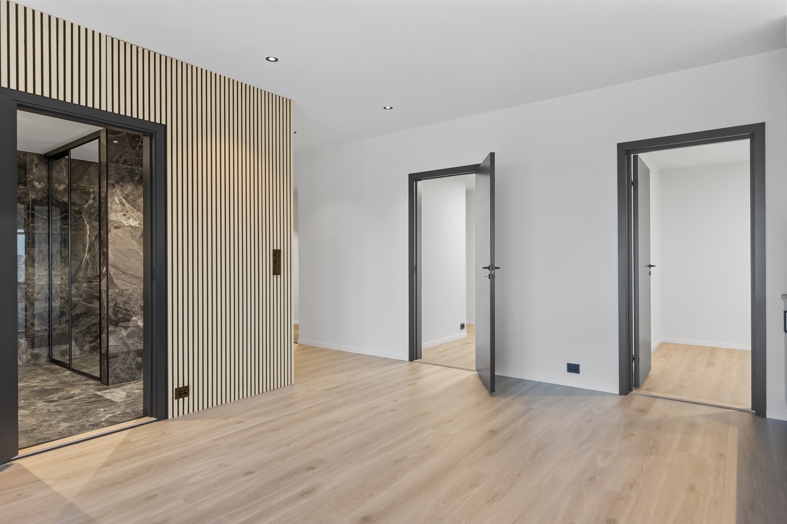 Fra stue mot begge soverom og bad. Galleribilde