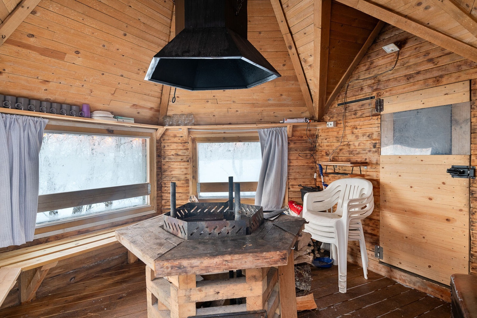 Grillhytte som innbyr til koselig stunder hele året. Galleribilde