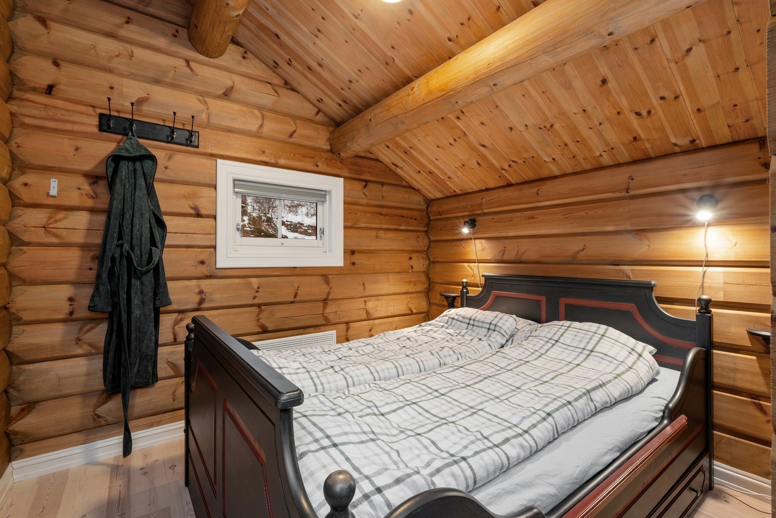 Det andre rommet på loftet er innredet som et 3. soverom (ikke godkjent). Galleribilde