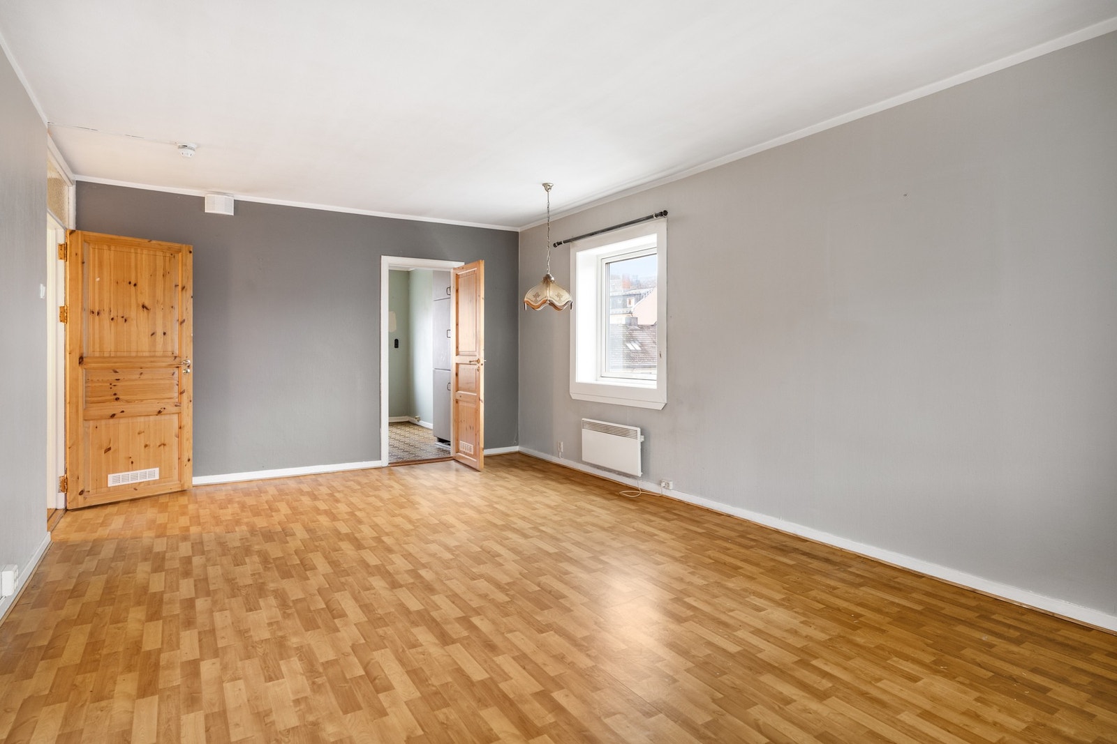 Tilgang til adskilt kjøkken fra stuen. Galleribilde