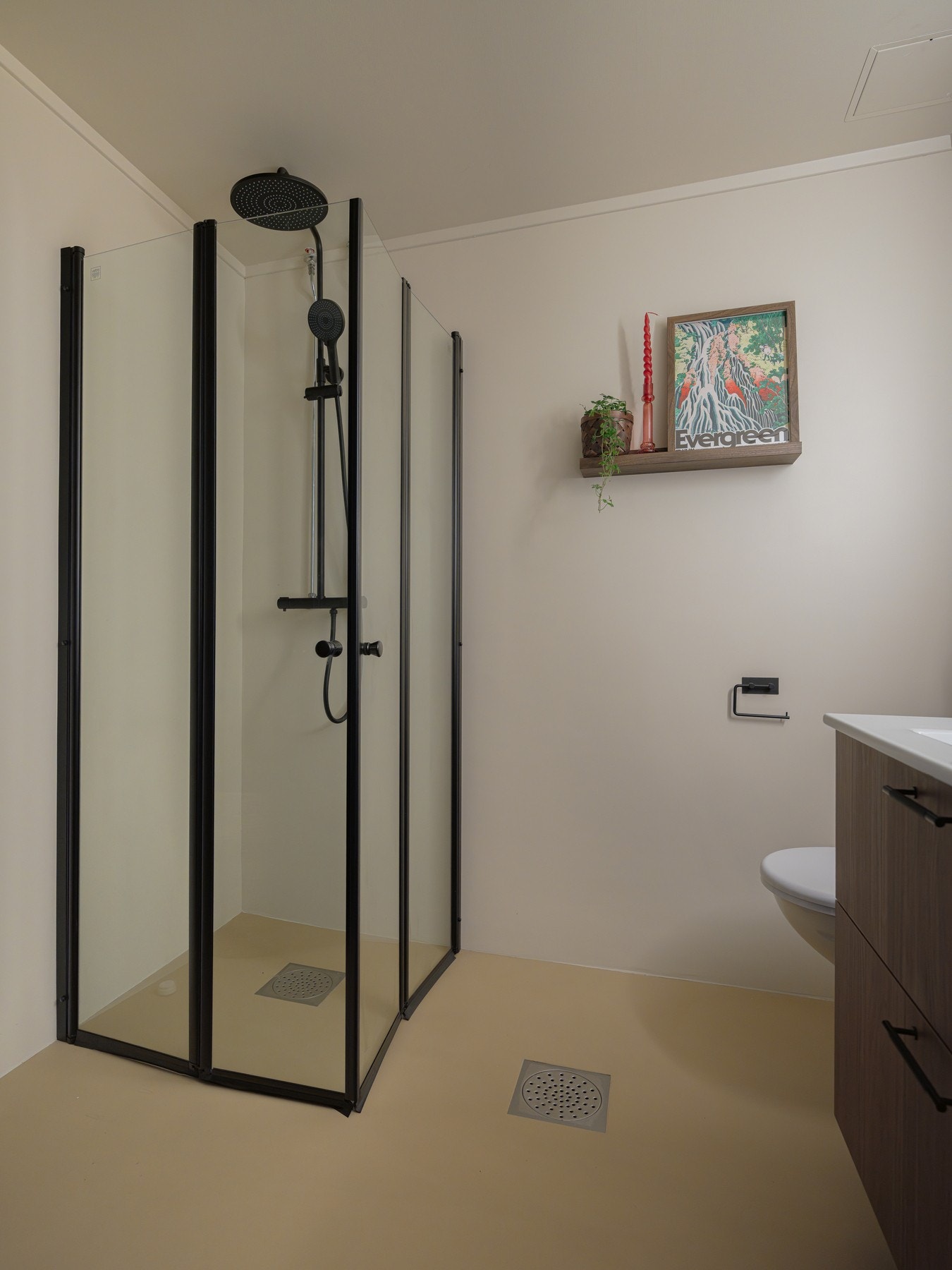 Pent bad fra 2004 som ble oppgradert i 2025. Galleribilde