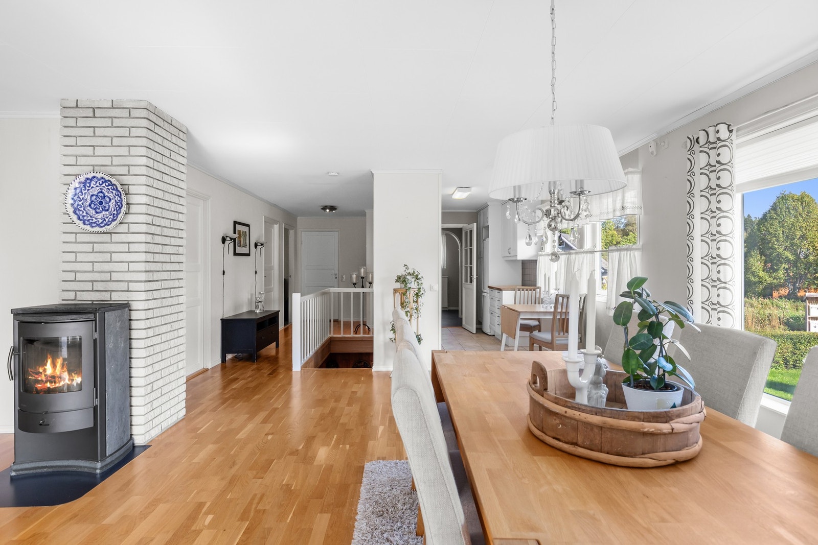 Åpen løsning mot kjøkkenet. Galleribilde