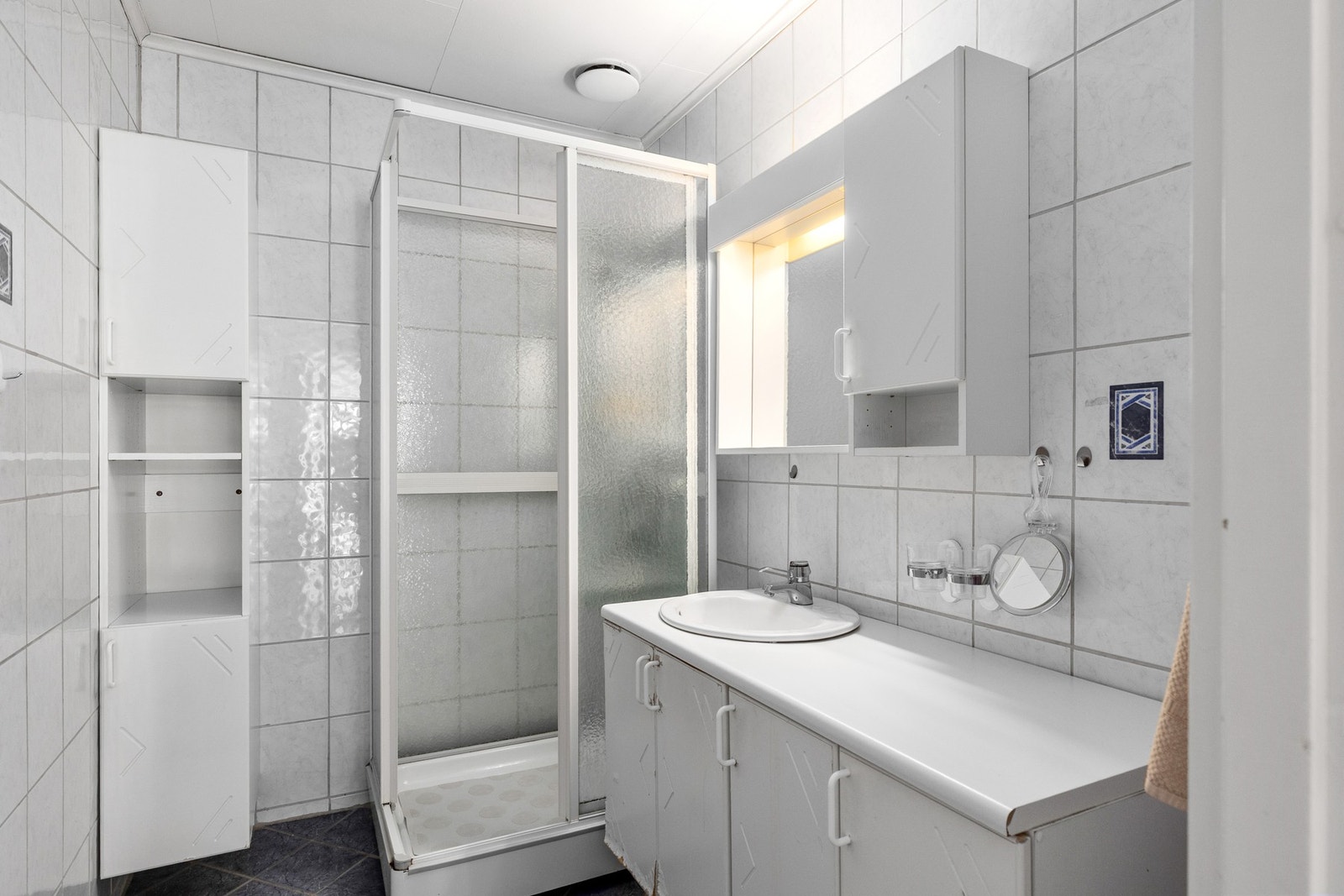 Flislagt bad 3,7 kvm. Galleribilde