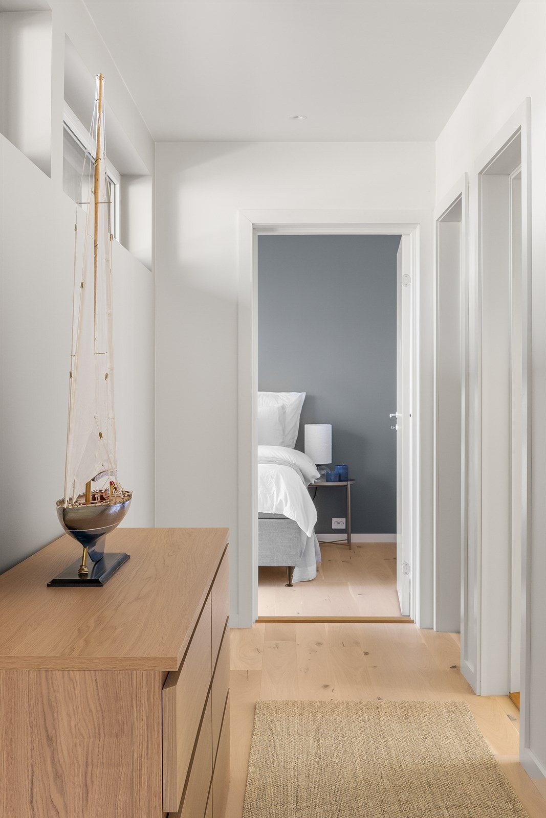 Delikate material- og fargevalg er gjennomgående for hele hytta. Galleribilde