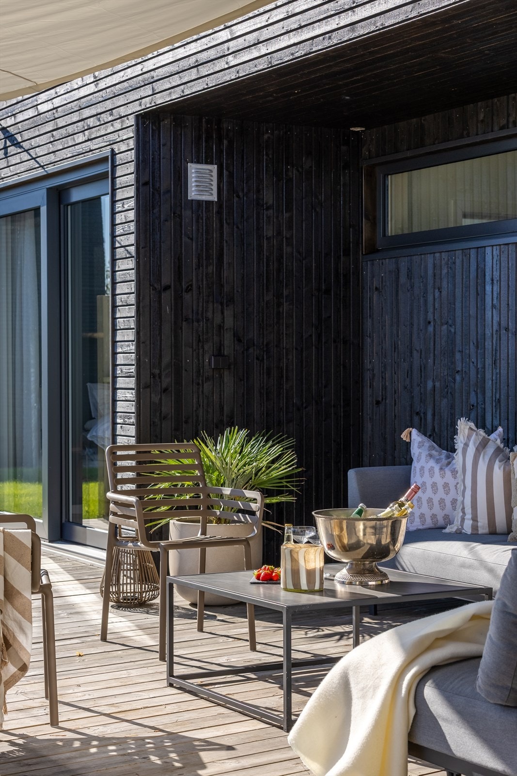 Detaljer som utelys er på plass for å skape stemning på kveldstid. Galleribilde