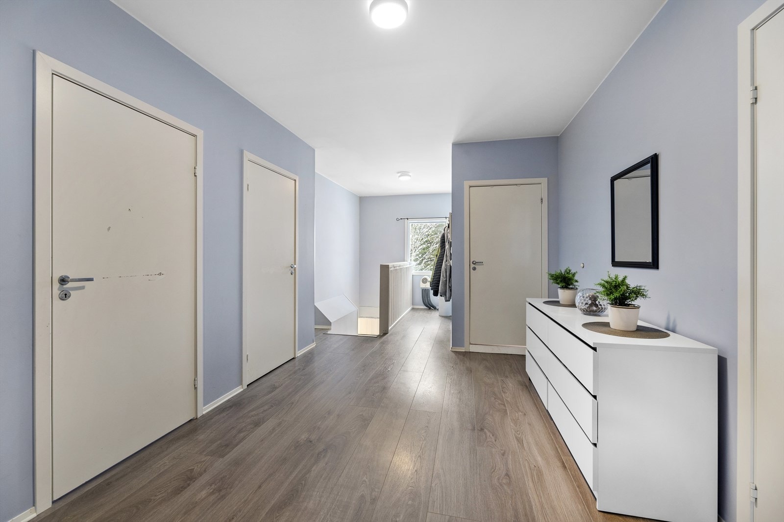 Det er god plass til garderobeskap. Galleribilde