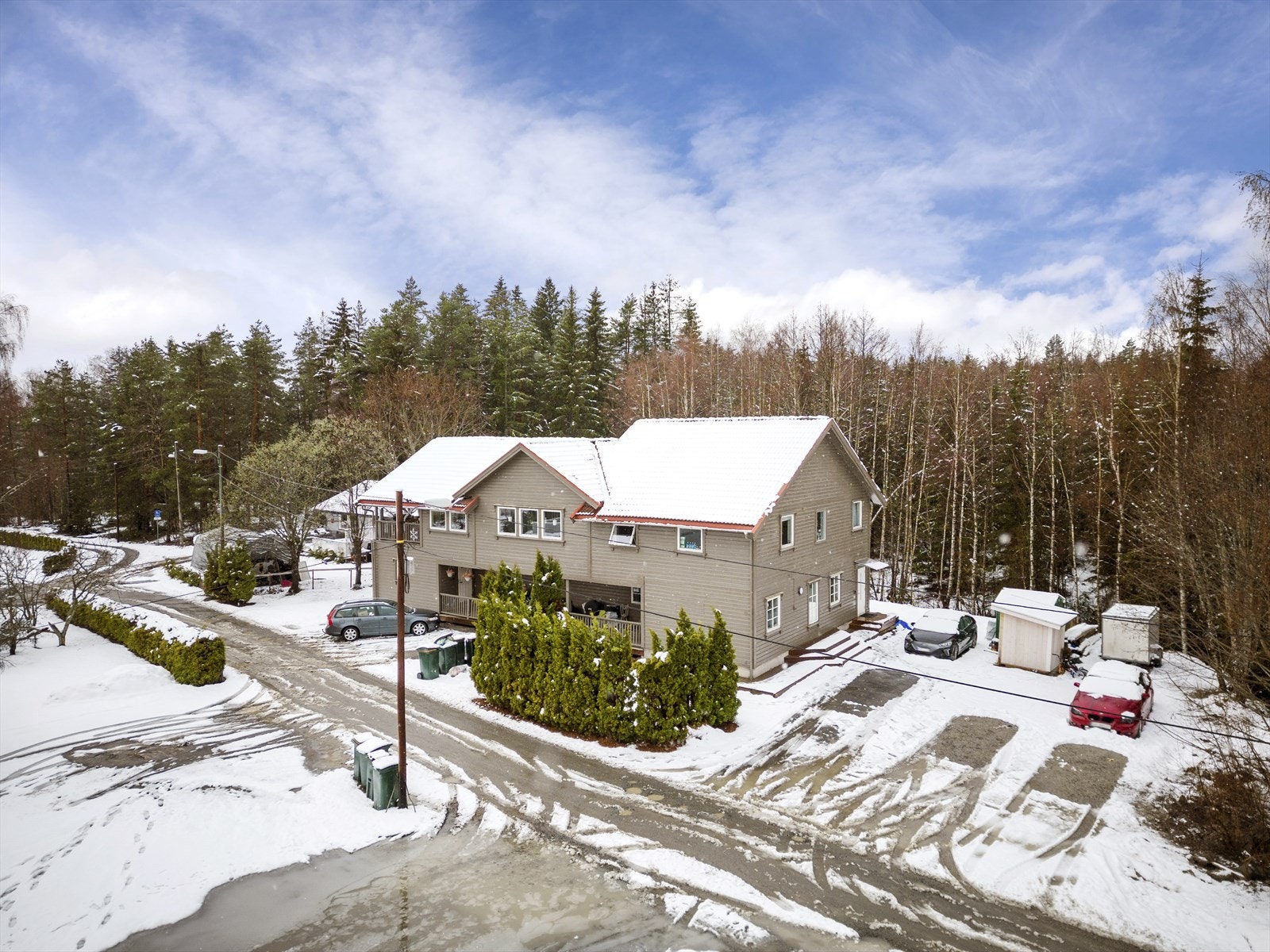 Skredsvikmoen 91 ligger i et landlig og barnevennlig boligområde, like utenfor Geithus sentrum. Galleribilde