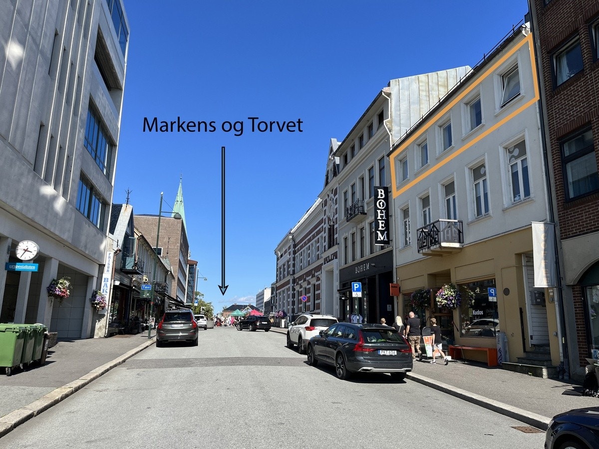 Koselig plassering med kafe i første etasje Galleribilde