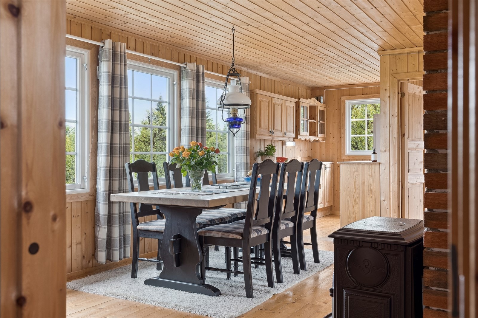 Fra spisestuen kan man nyte flott utsikt. Galleribilde