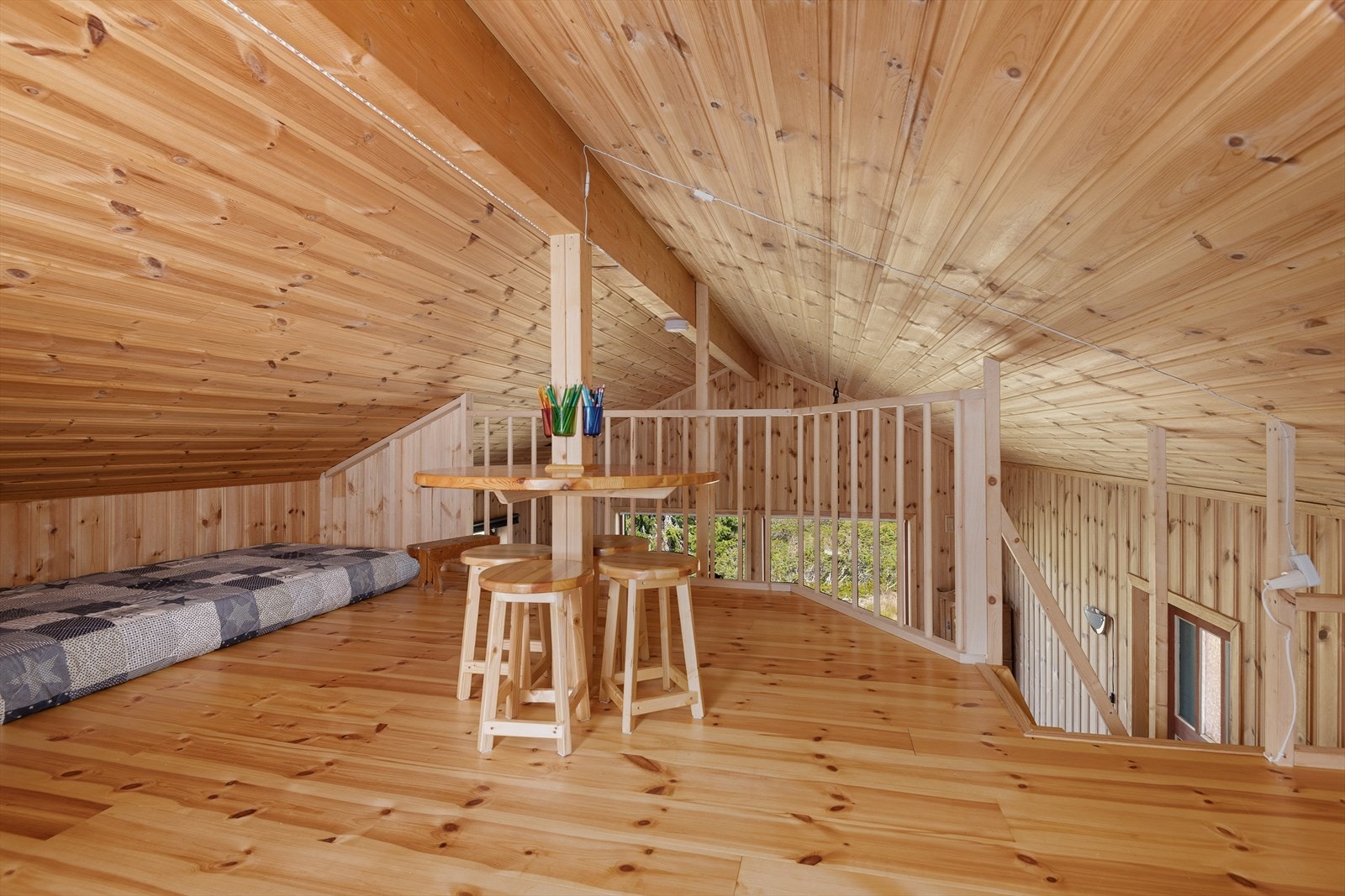 Romslig hems som bl. a er velegnet som lekerom for de minste. Galleribilde