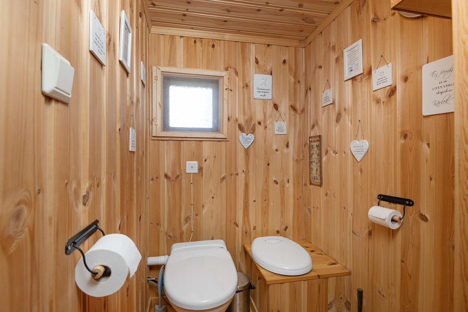Separat do-rom inne i hytta. Galleribilde