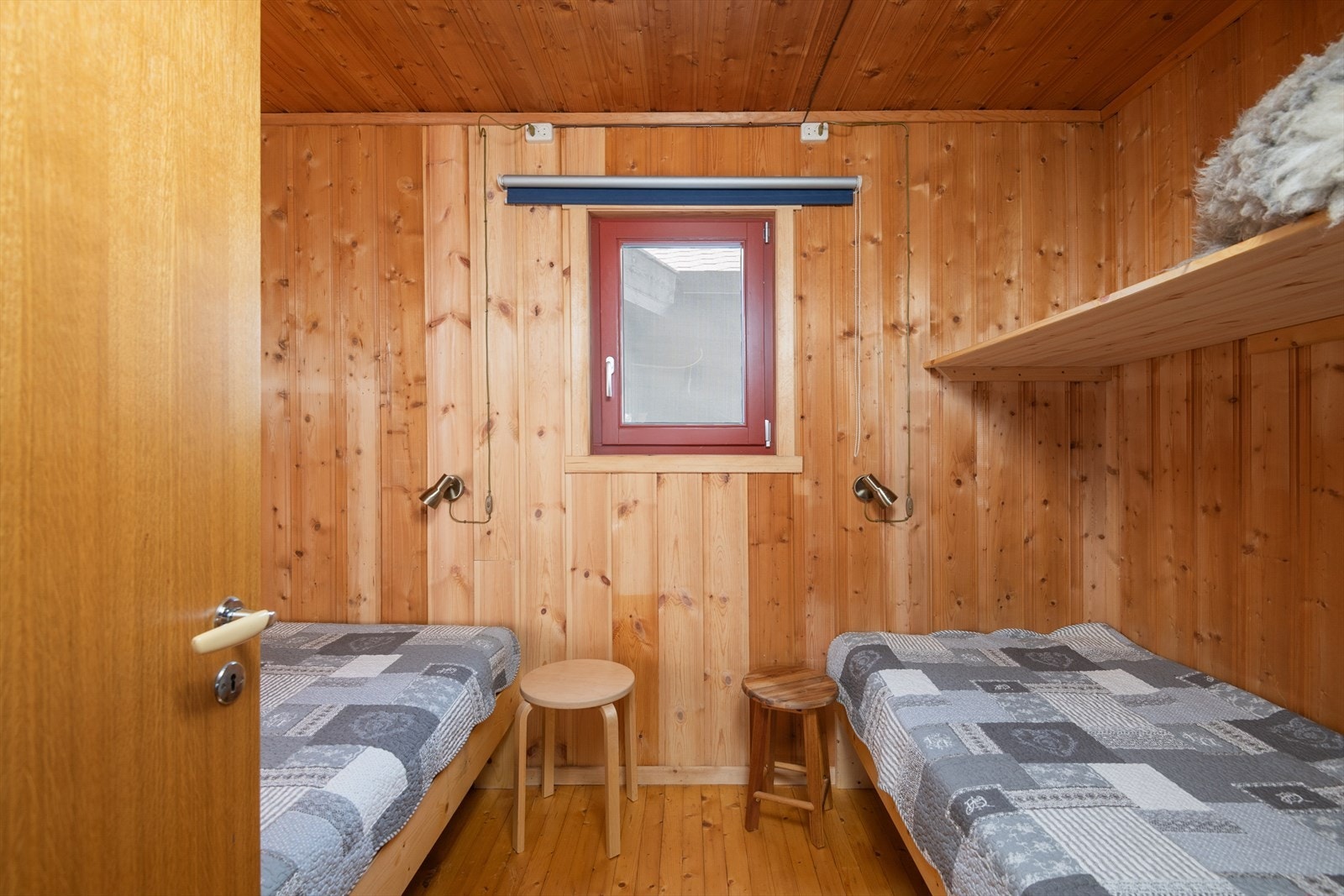 Soverom 1 i hoveddelen av hytta. Innredet med 2 senger. Galleribilde