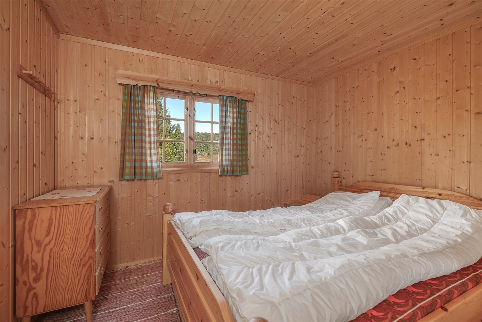 Soverom med plass til dobbeltseng. Galleribilde