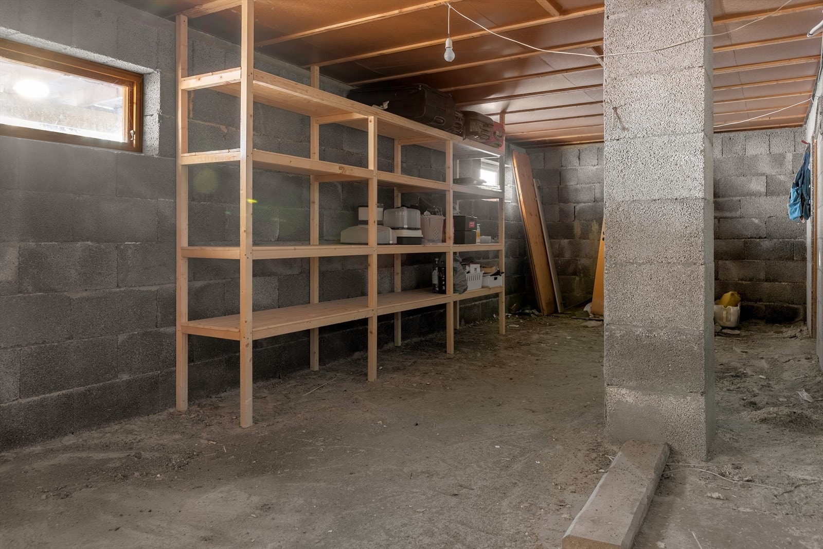 I kjellerne er det også tre boder/lagerrom med god oppbevaringsplass. Galleribilde
