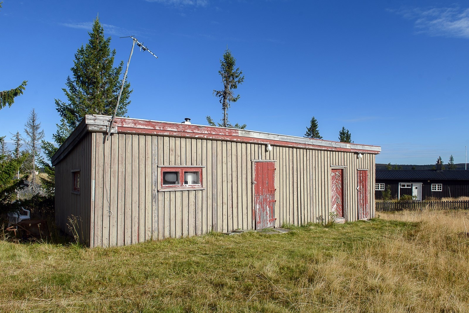 Hytte med 2 soverom, romslig stue, kjøkken, gang og bod. Galleribilde