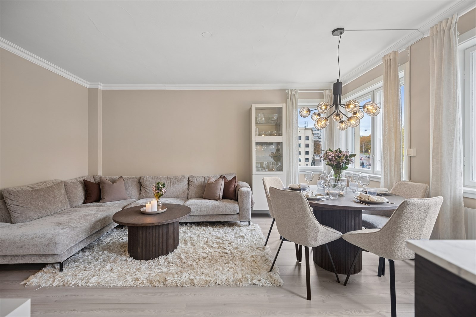 Velkommen til Griffenfeldts gate 13 - en innbydende og lys 2-roms aksjeleilighet med flott beliggenhet på toppen av Iladalen. Galleribilde