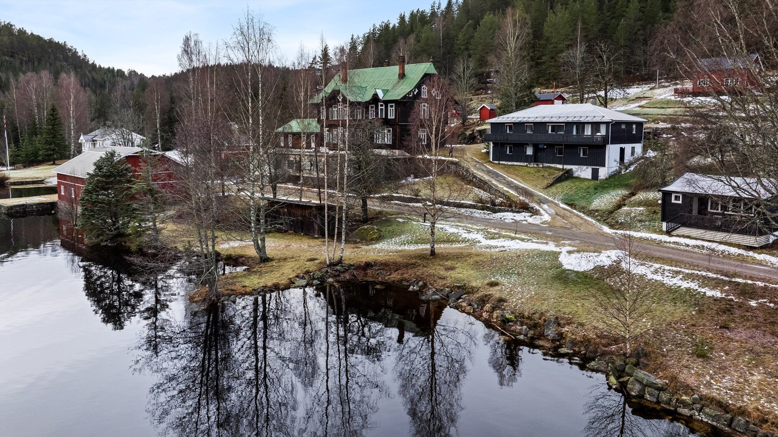 Unik eiendom med masse muligheter for den rette kjøper! Galleribilde
