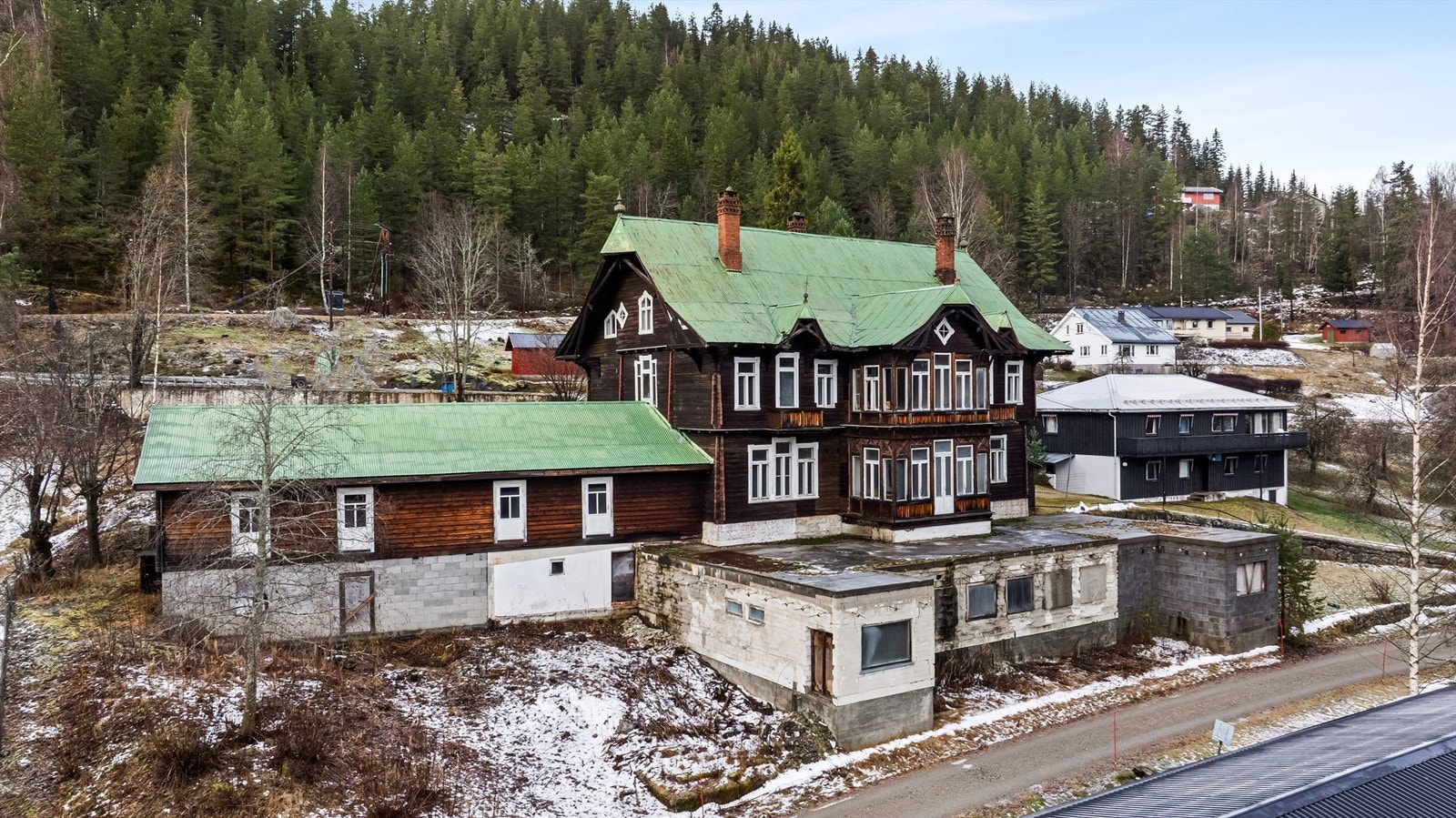 Sidebygningen/kårboligen er mulig å kjøpe samlet med hotellet Galleribilde