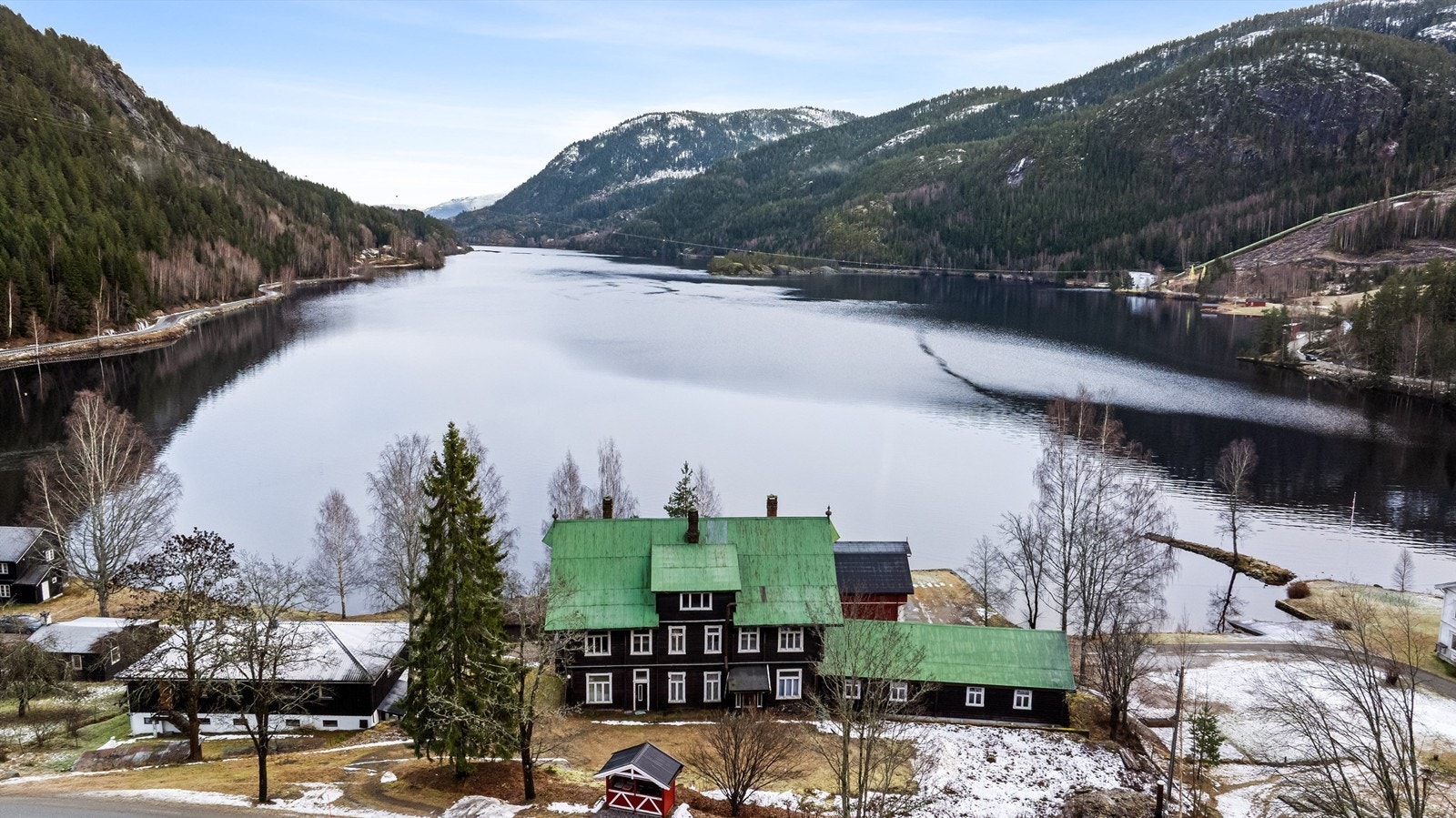 Eiendommen bør sees og oppleves for beliggenheten er fantastisk Galleribilde