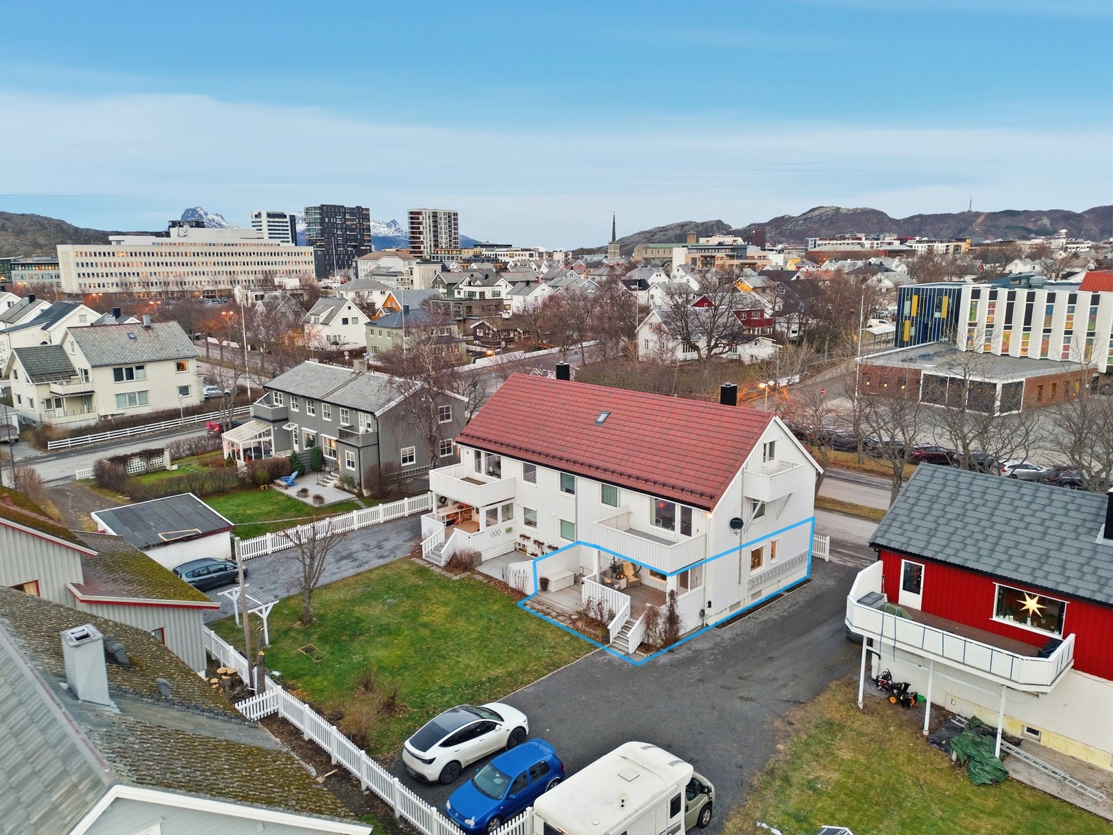 EiendomsMegler1 v/ Mathias Olsen har gleden av å presentere Hålogalandsgata 20! Foto: LEEL Galleribilde