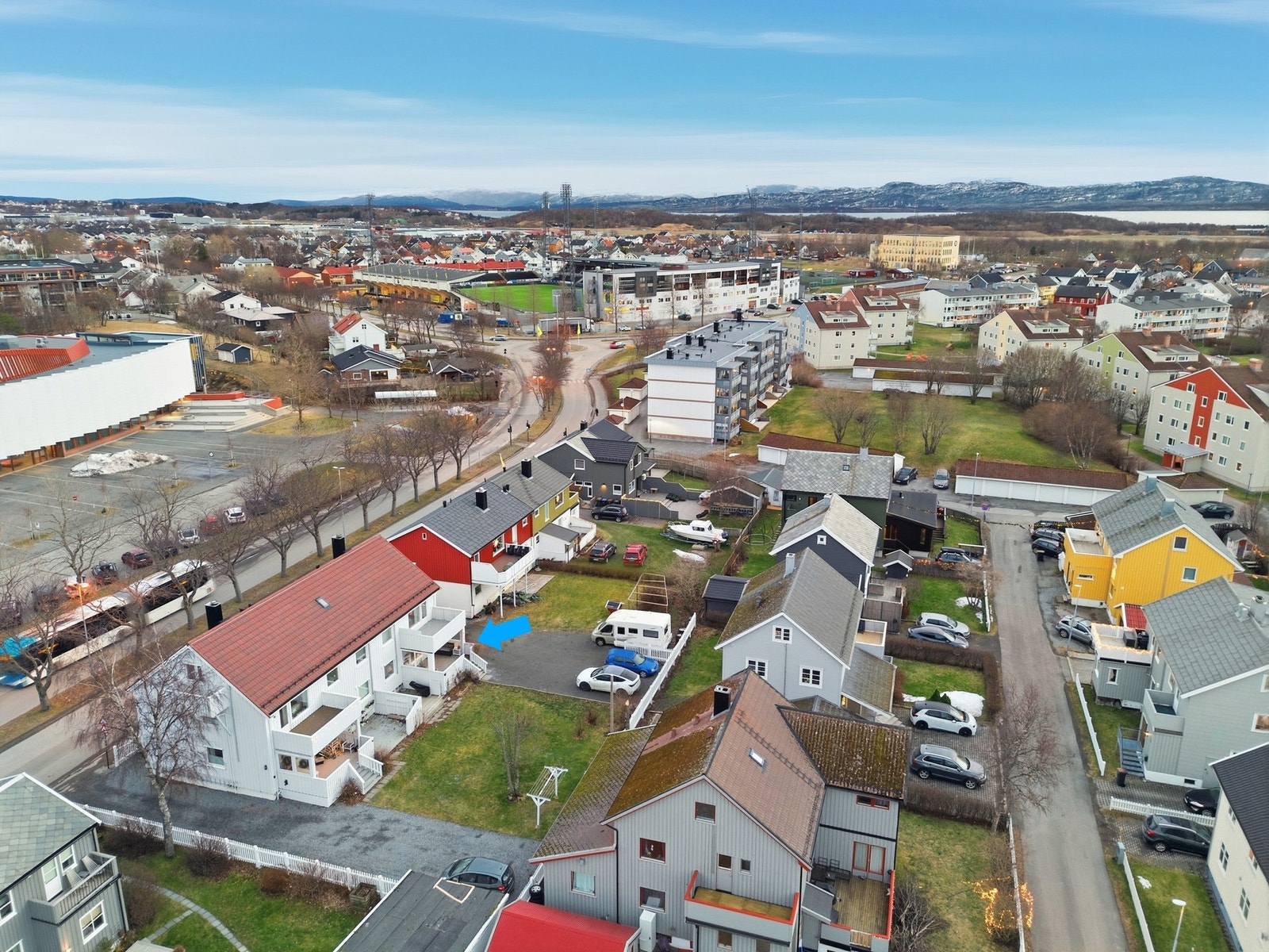 Veldrevet borettslag med god vedlikeholdshistorikk hvor bl.a fasader, tak, vinduer, balkonger og drenering er renovert i perioden 2011-2015. Galleribilde