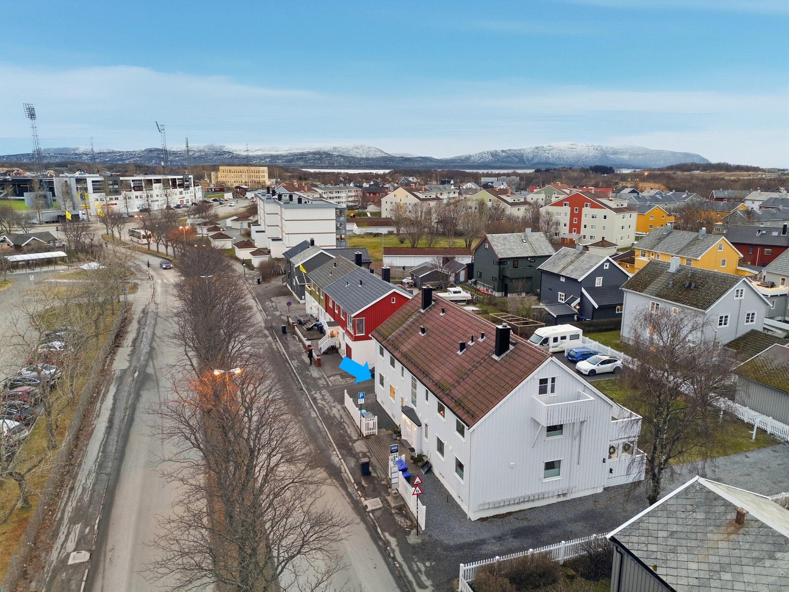 Kort avstand til sentrum, butikk, Aspmyra, buss, flyplassen, skoler og barnehager m.m. Galleribilde