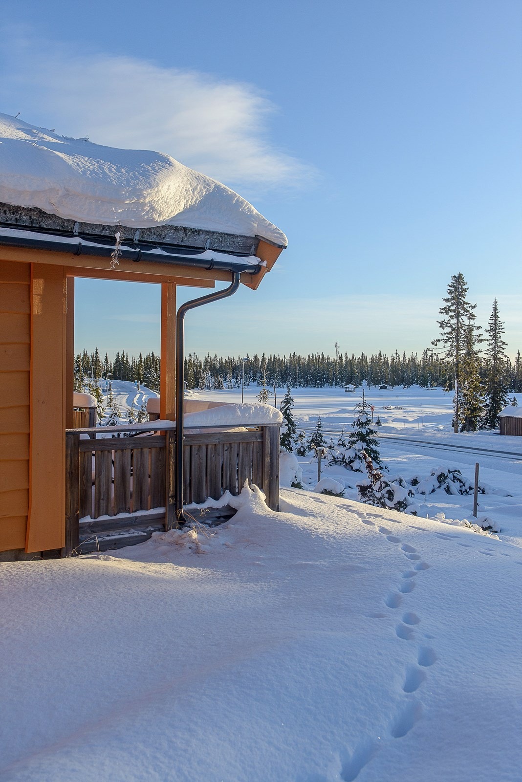 Skisesongen er i full gang på Sjusjøen med oppkjørte skiløyper og åpent skisenter. Galleribilde