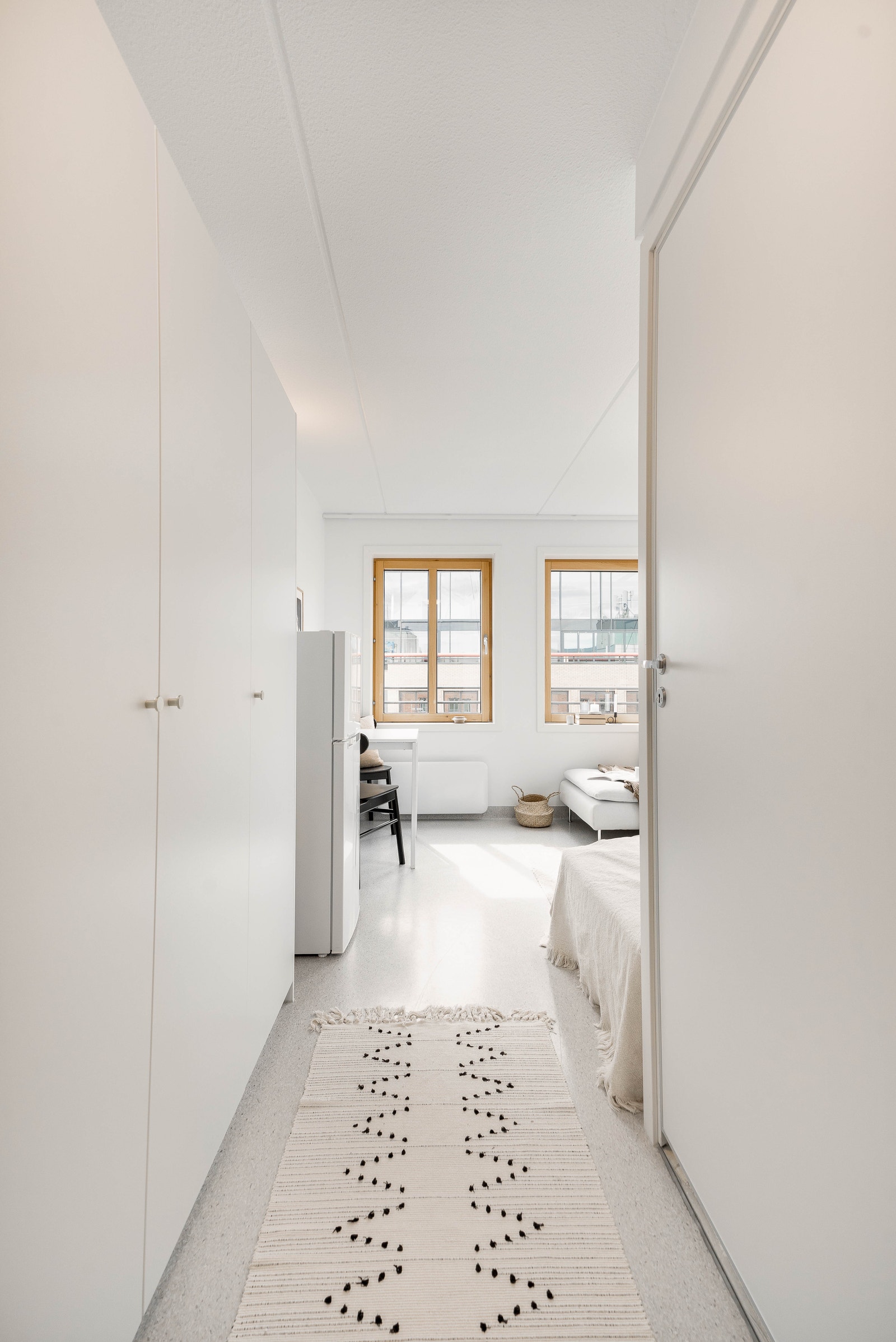 Garderobeskap medfølger Galleribilde