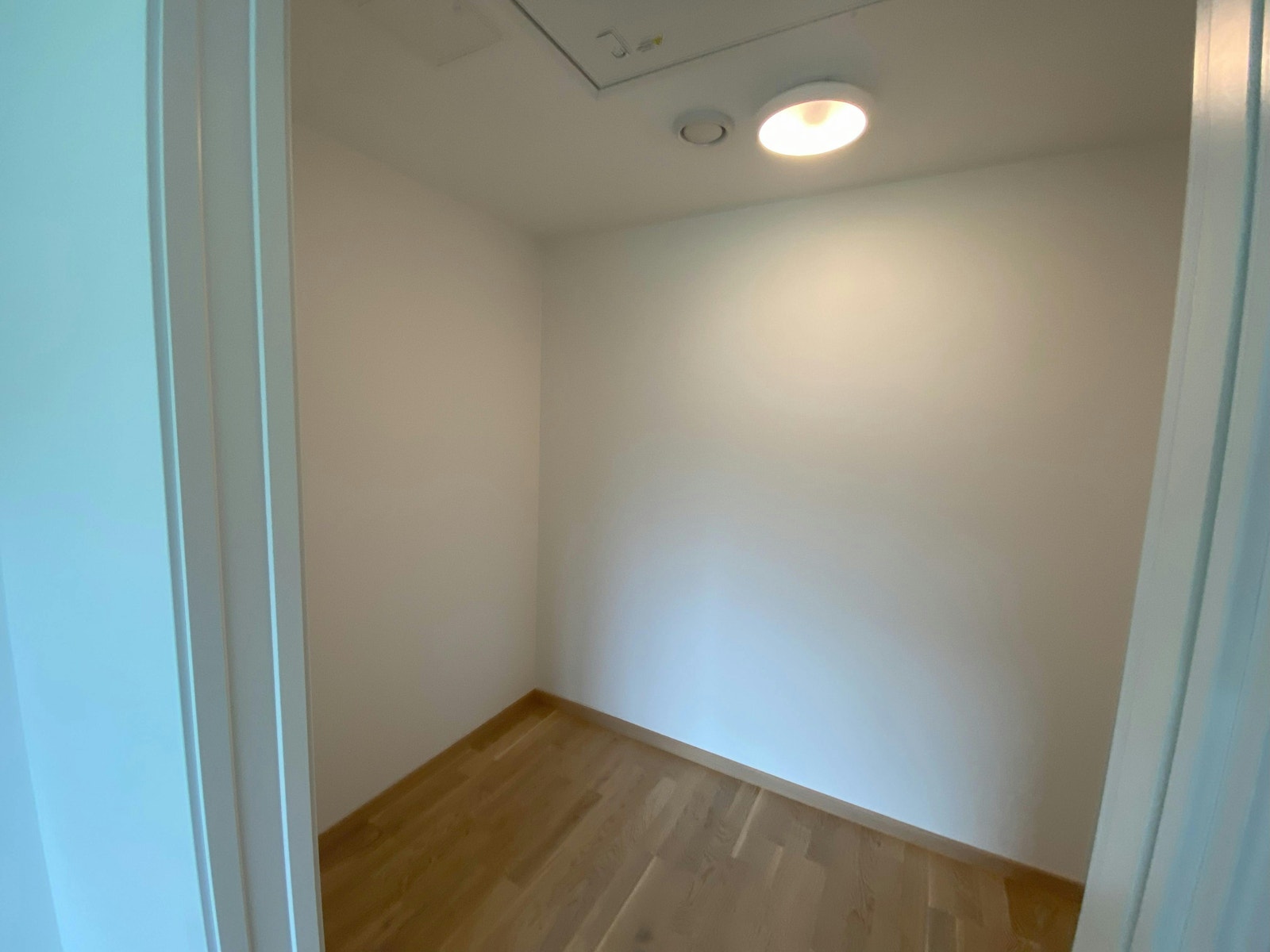 Garderobe/bod Galleribilde