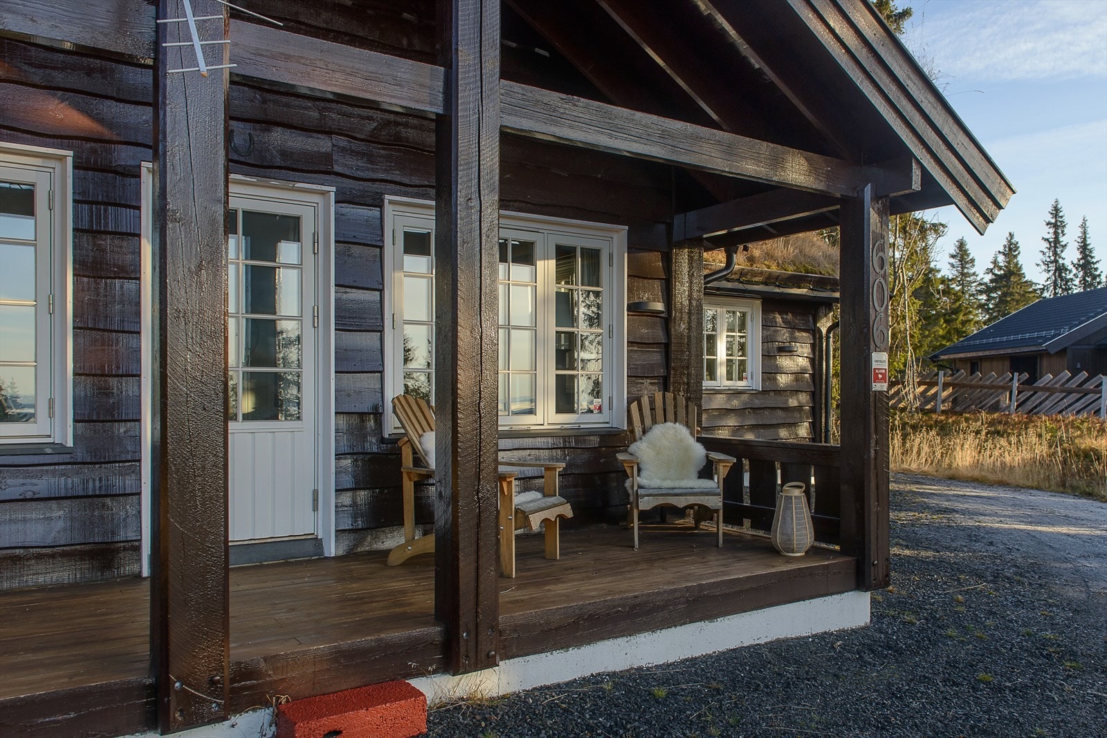 Vel tilrettelagt for avslapning i hytteveggen. Galleribilde