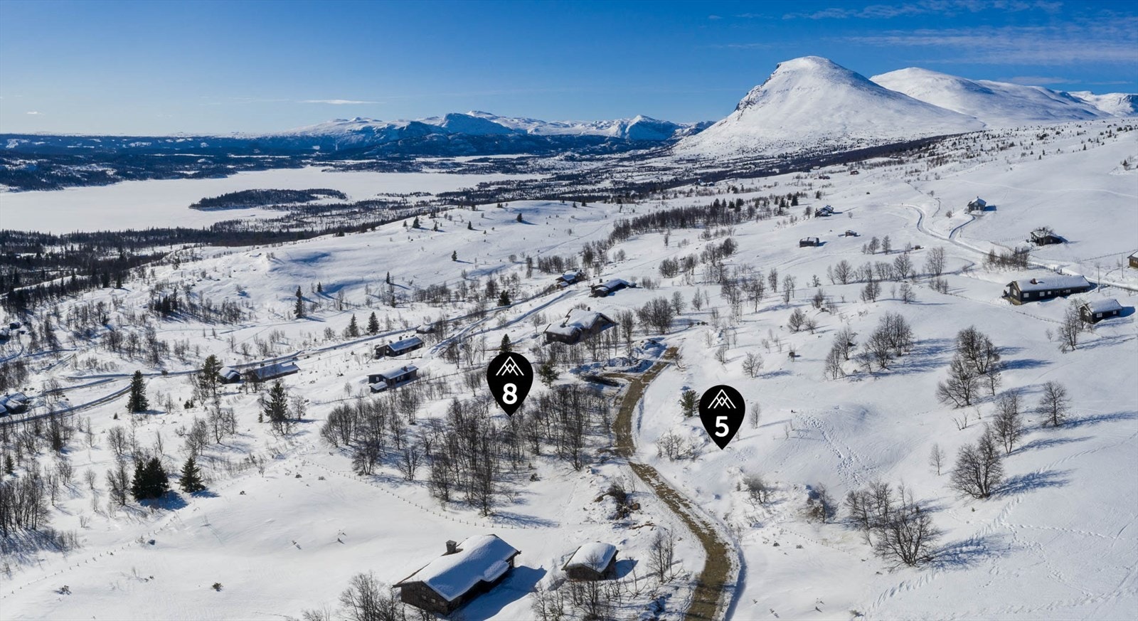 Spektakulær beliggenhet. Nydelig utsikt og solforhold. Rett innover i fjellet og inn på vidda bak tomtene Galleribilde