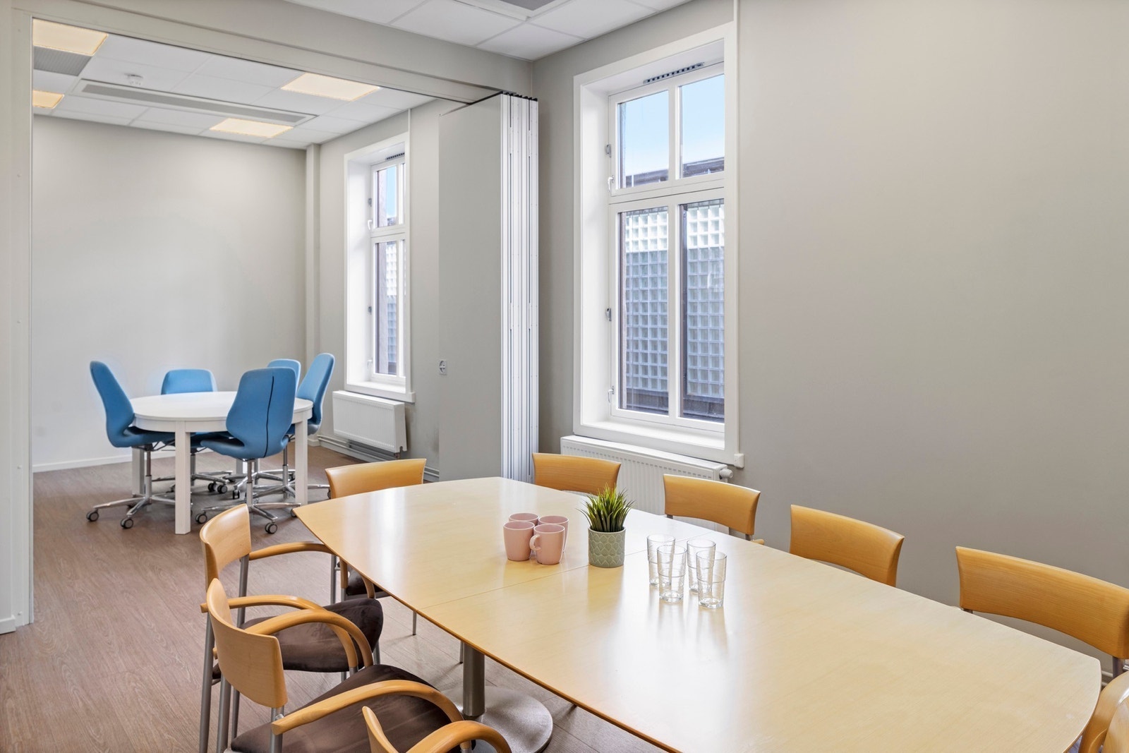 Møterom som kan deles i separate rom. Galleribilde