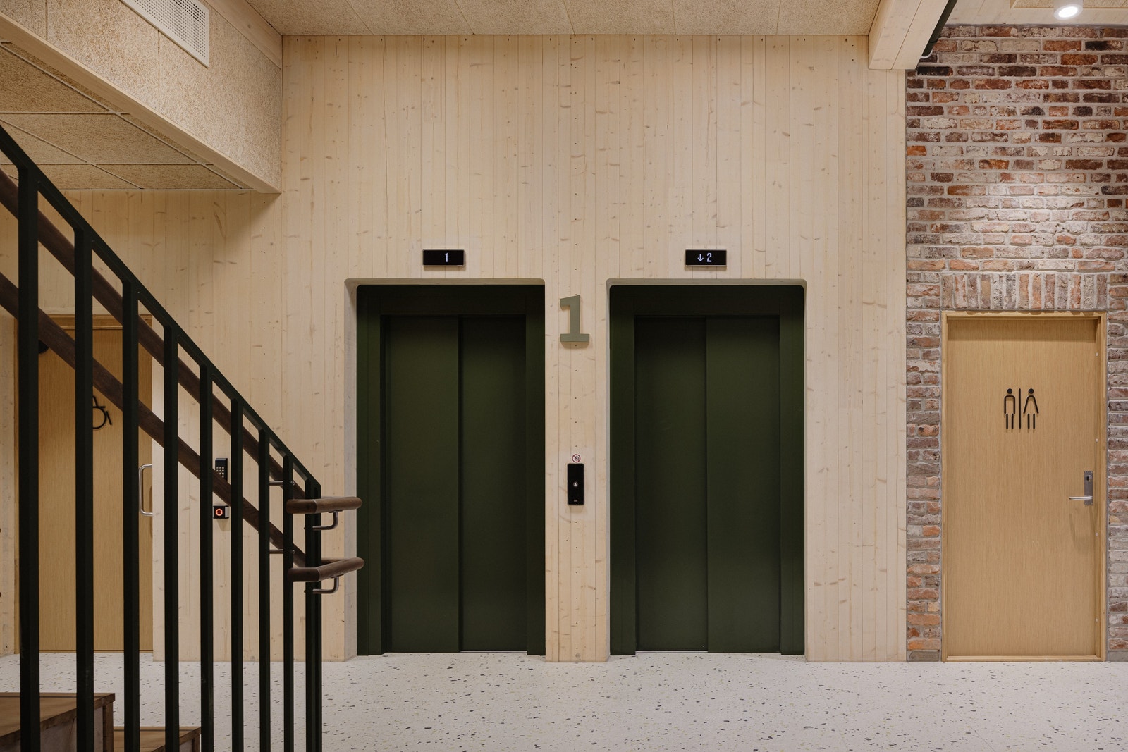 Her møter du et innbydende inngangsparti med flotte detaljer. Foto: Alex Coppo Galleribilde